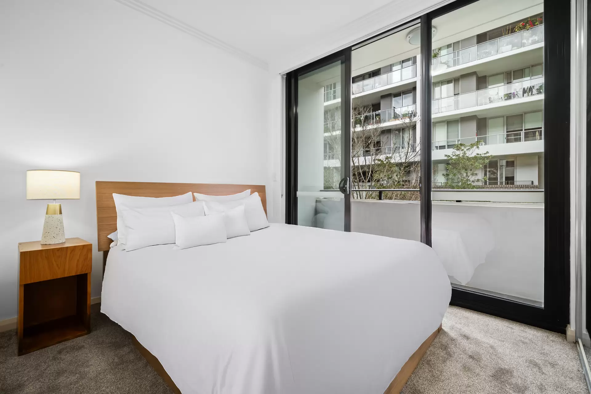 304/1 Half Street, Wentworth Point Sold by Chidiac Realty - image 1