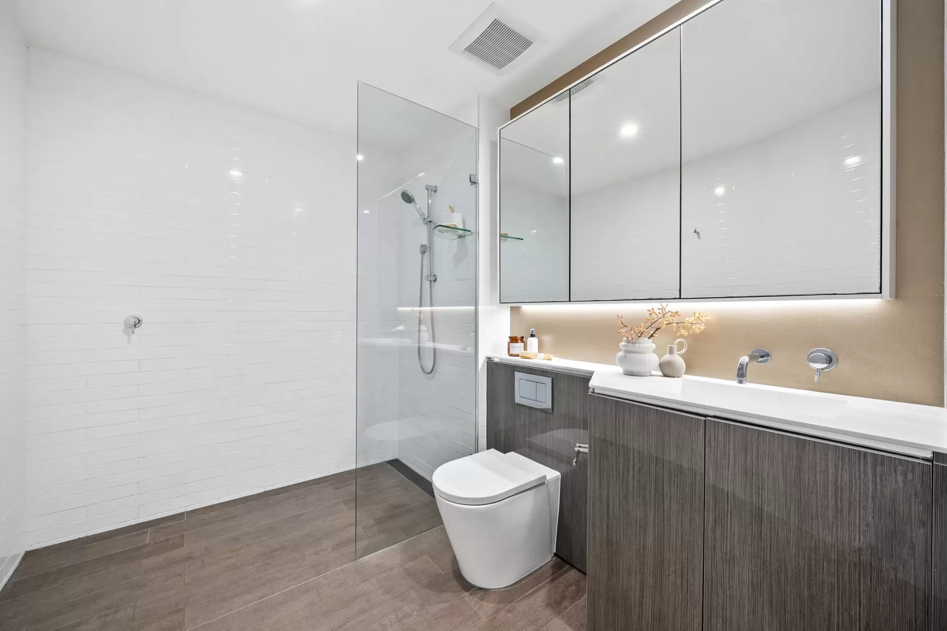 641/1D Burroway Road, Wentworth Point Sold by Chidiac Realty - image 1