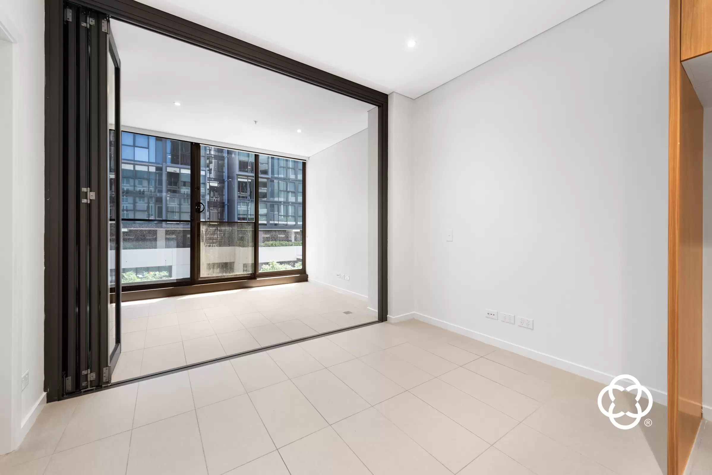 502/2 Wentworth Place, Wentworth Point Leased by Chidiac Realty - image 2