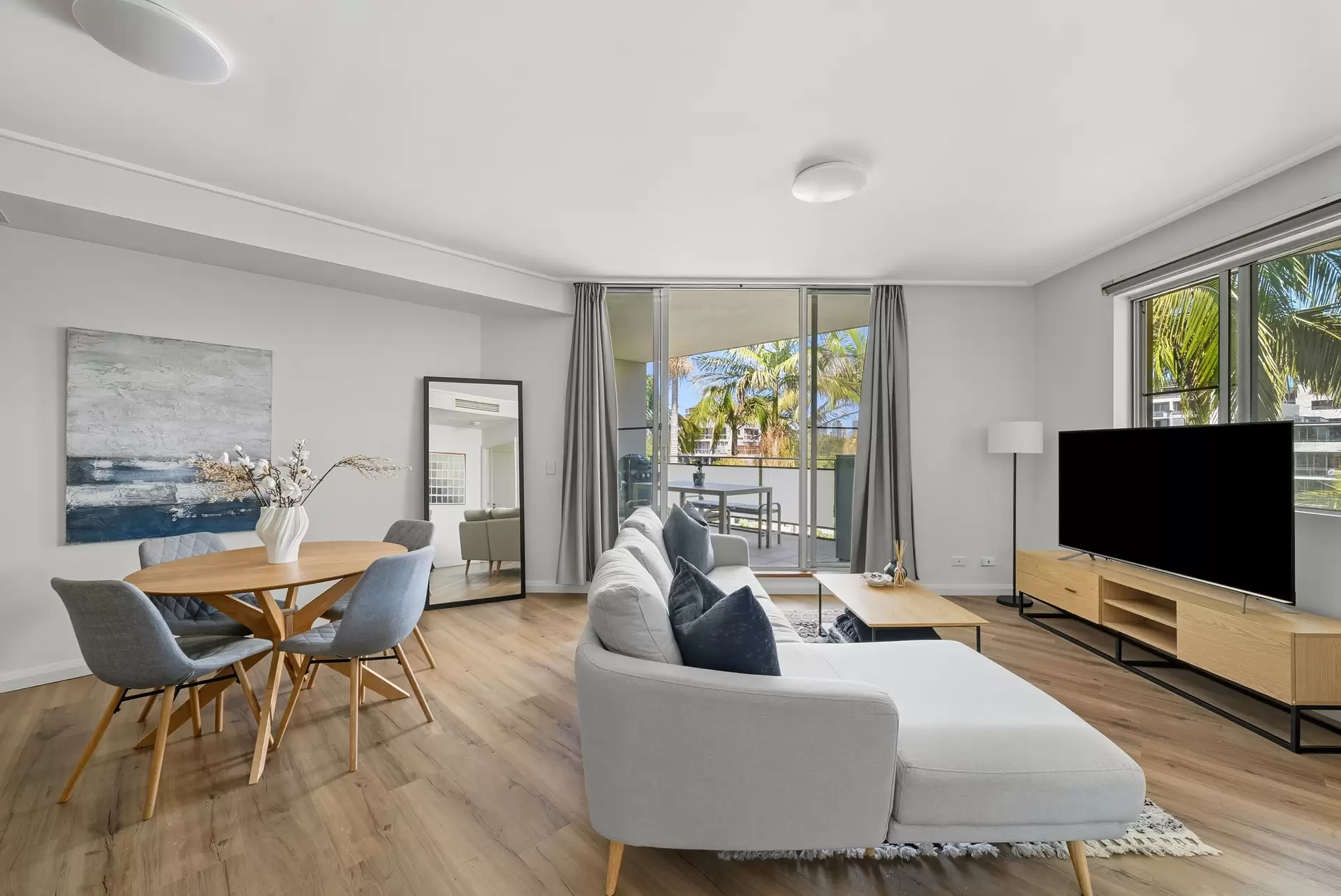 576/4 The Crescent, Wentworth Point Sold by Chidiac Realty - image 1