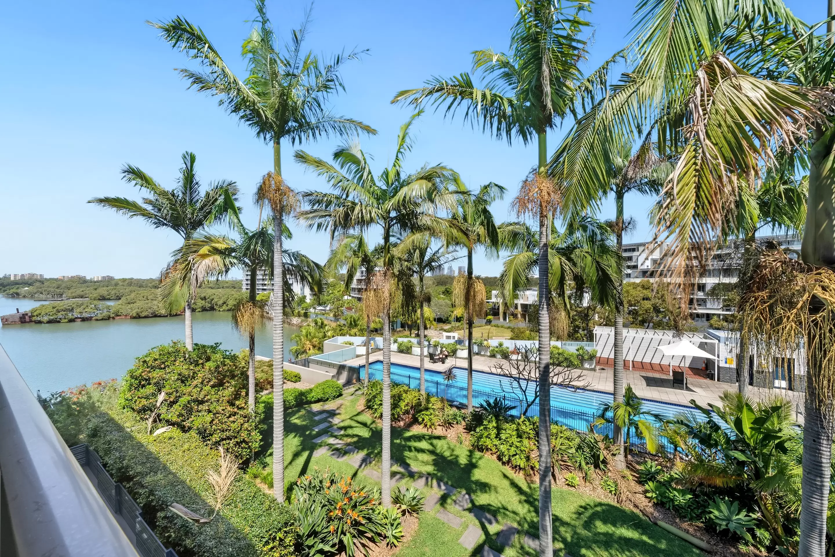 576/4 The Crescent, Wentworth Point Sold by Chidiac Realty - image 1