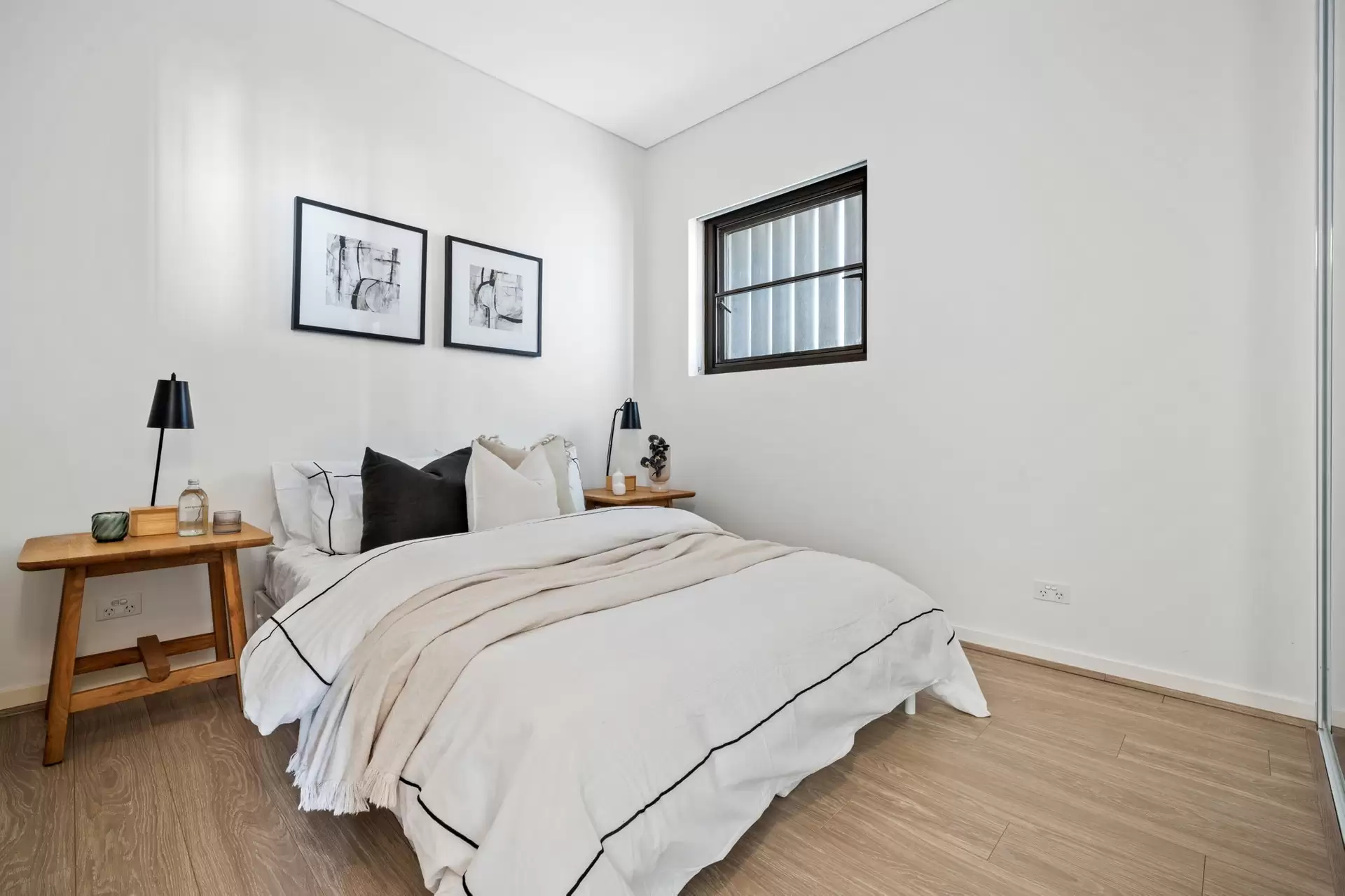 1805/11 Wentworth Place, Wentworth Point Sold by Chidiac Realty - image 1
