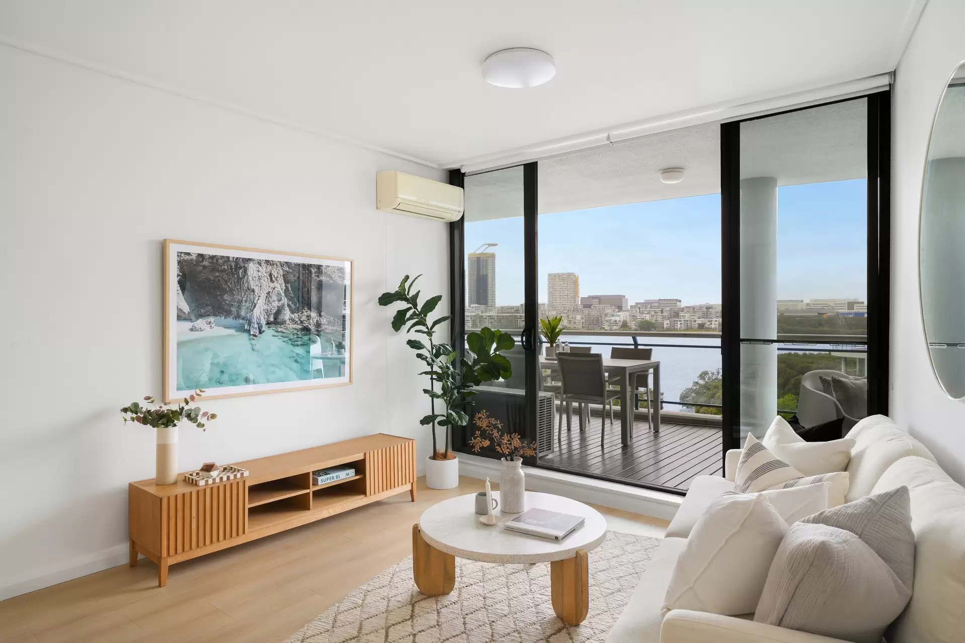15/27 Bennelong Parkway, Wentworth Point Sold by Chidiac Realty - image 1
