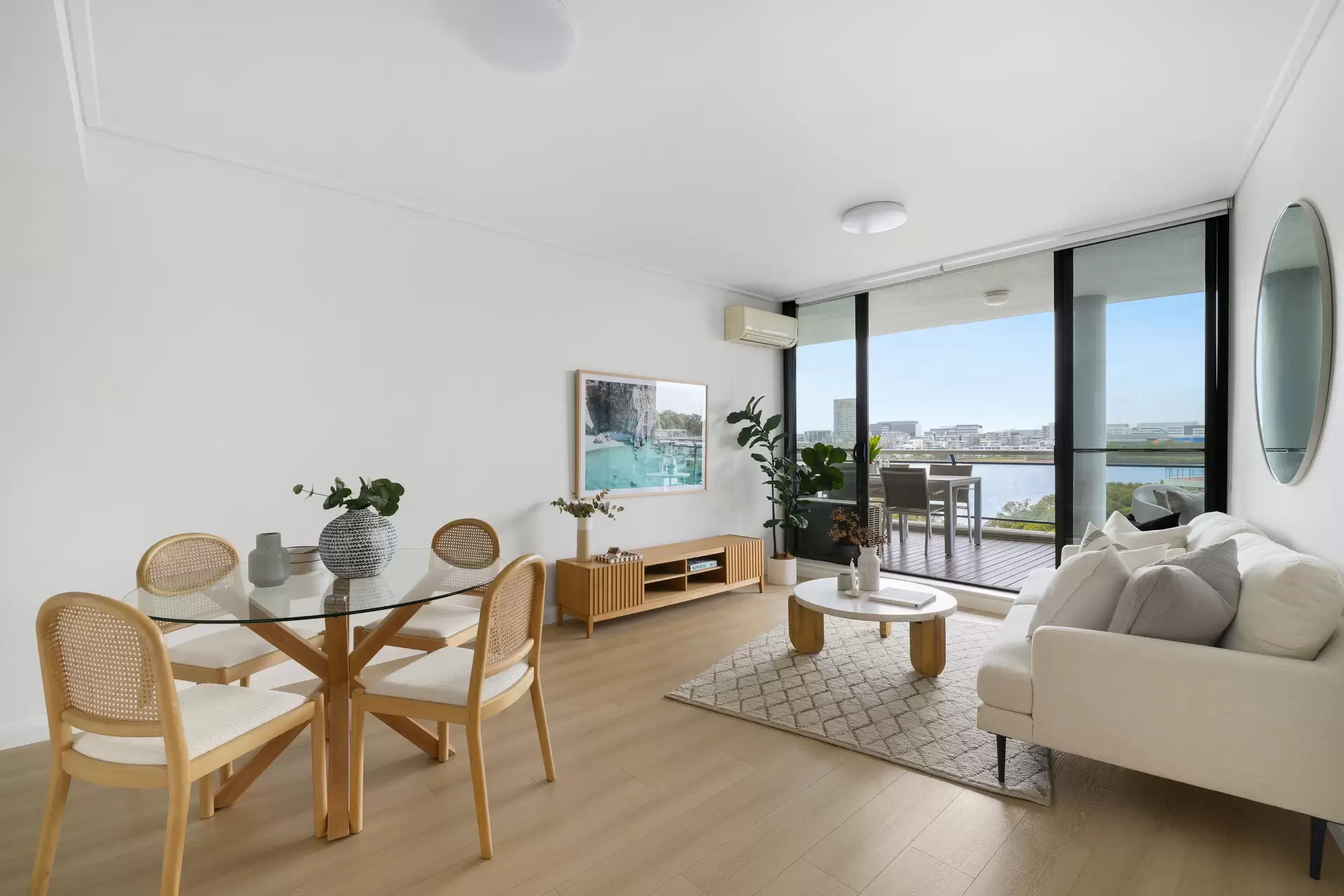 15/27 Bennelong Parkway, Wentworth Point Sold by Chidiac Realty - image 1
