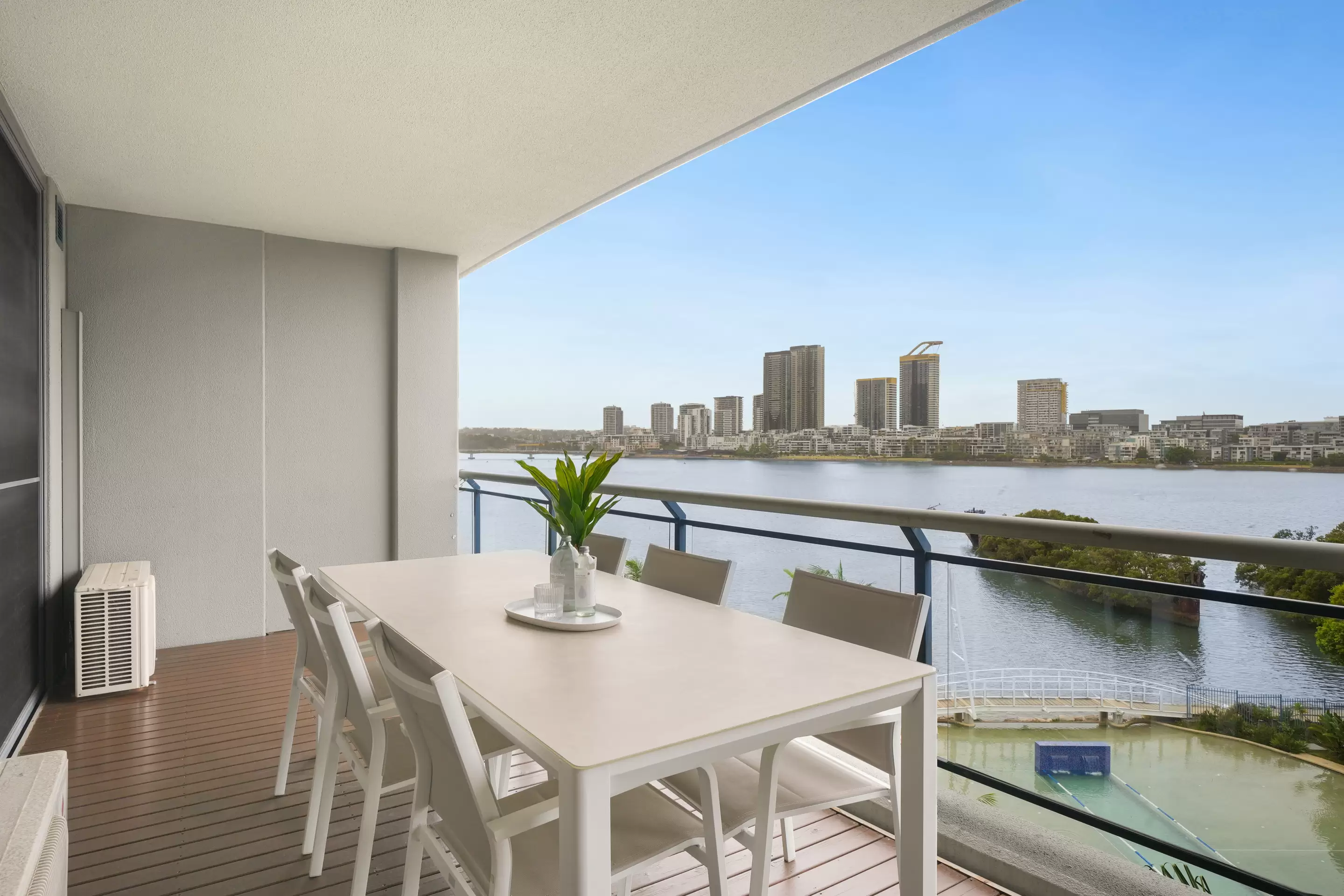 15/27 Bennelong Parkway, Wentworth Point Sold by Chidiac Realty - image 3