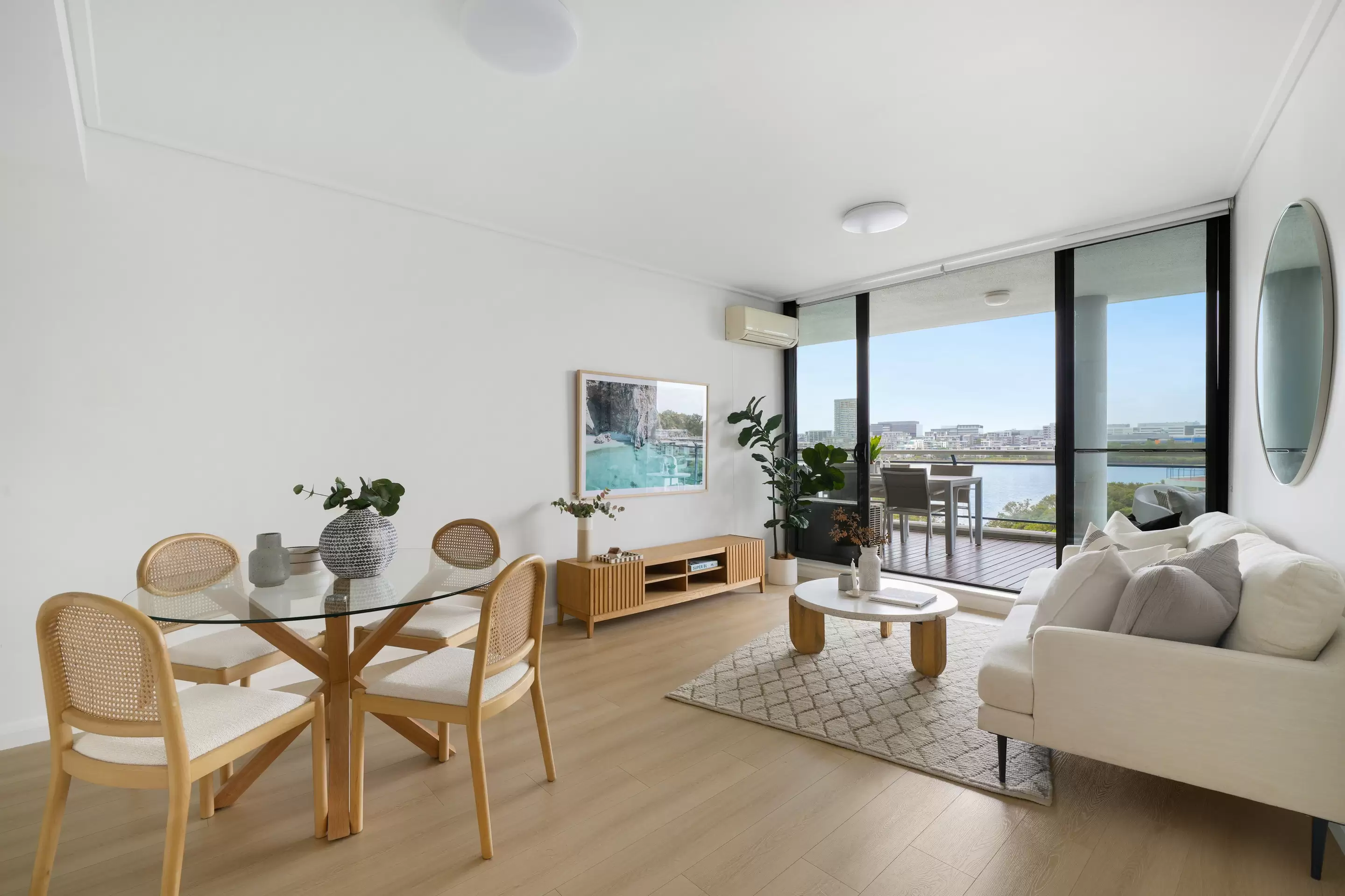 15/27 Bennelong Parkway, Wentworth Point Sold by Chidiac Realty - image 2