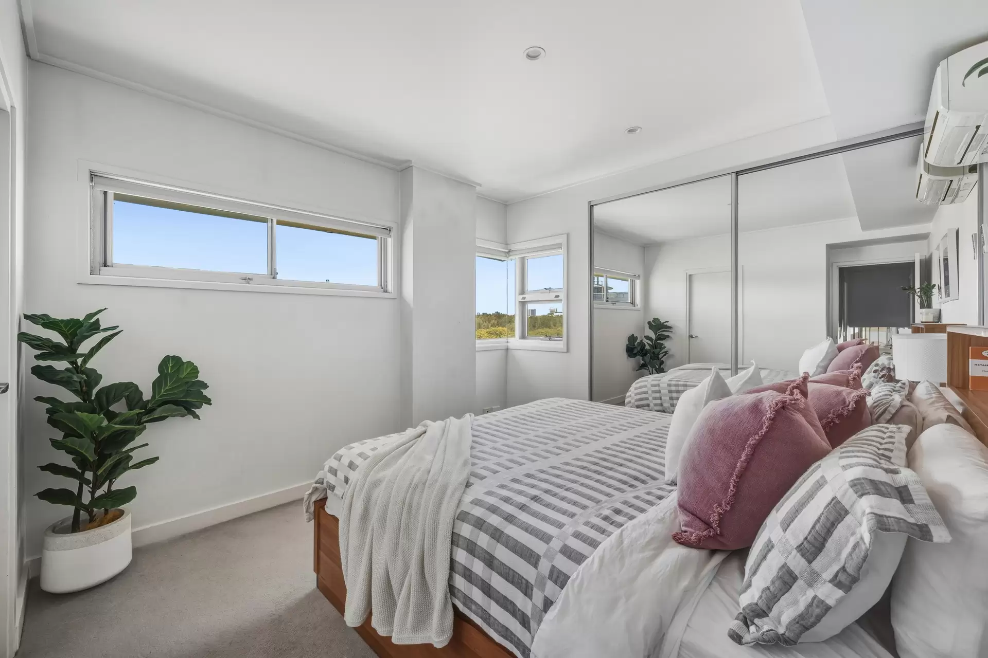 424/25 Bennelong Parkway, Wentworth Point Sold by Chidiac Realty - image 1