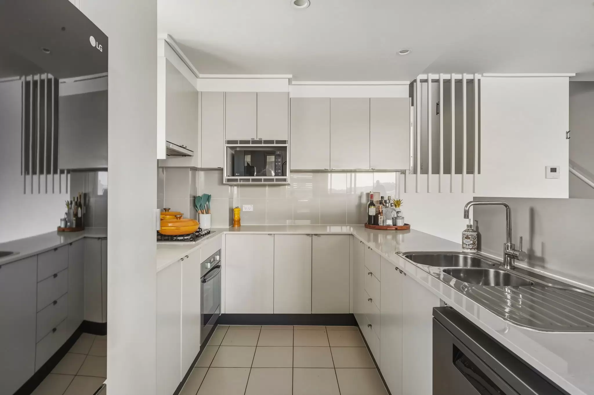 424/25 Bennelong Parkway, Wentworth Point Sold by Chidiac Realty - image 5