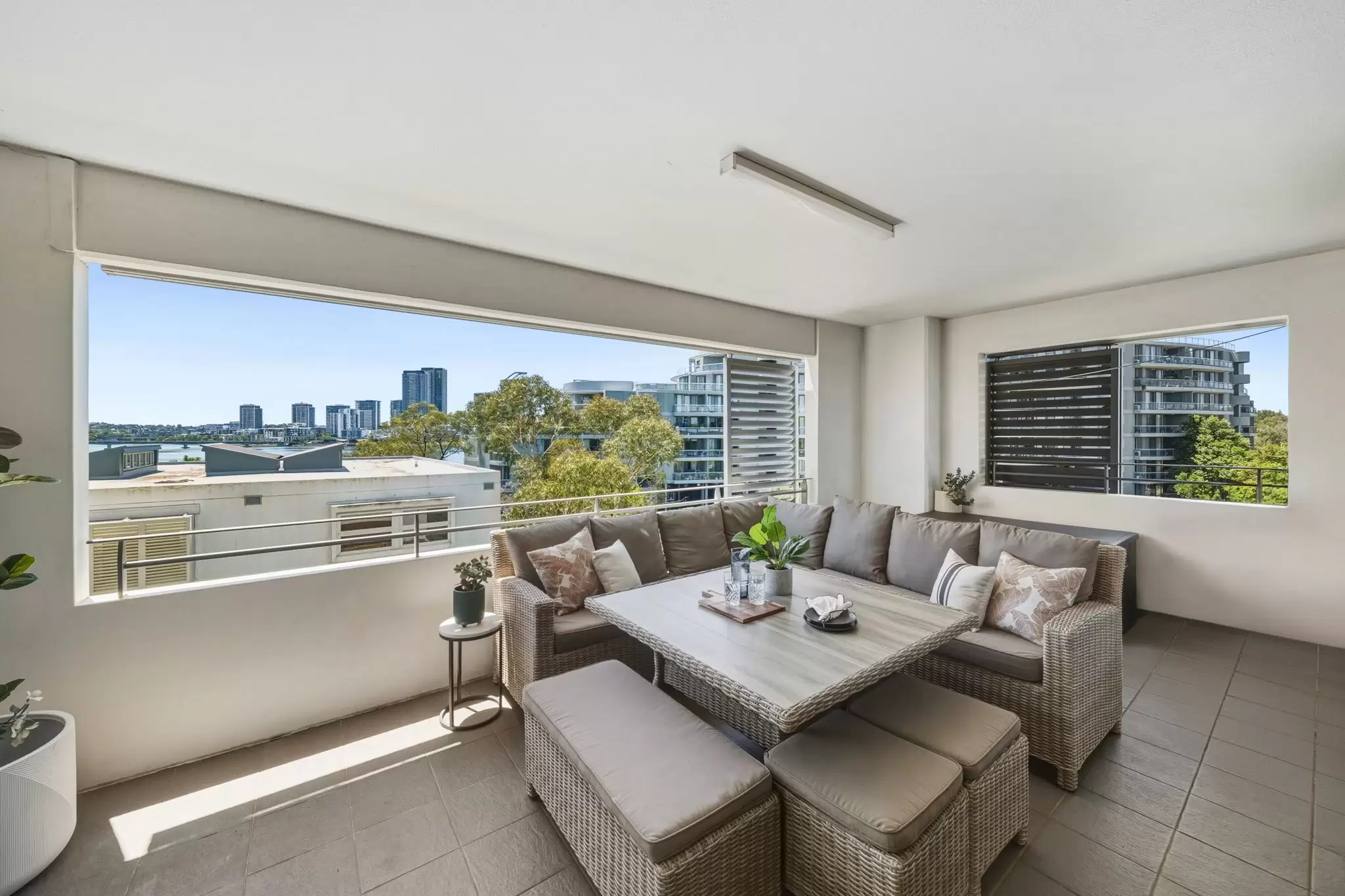 424/25 Bennelong Parkway, Wentworth Point Sold by Chidiac Realty - image 2