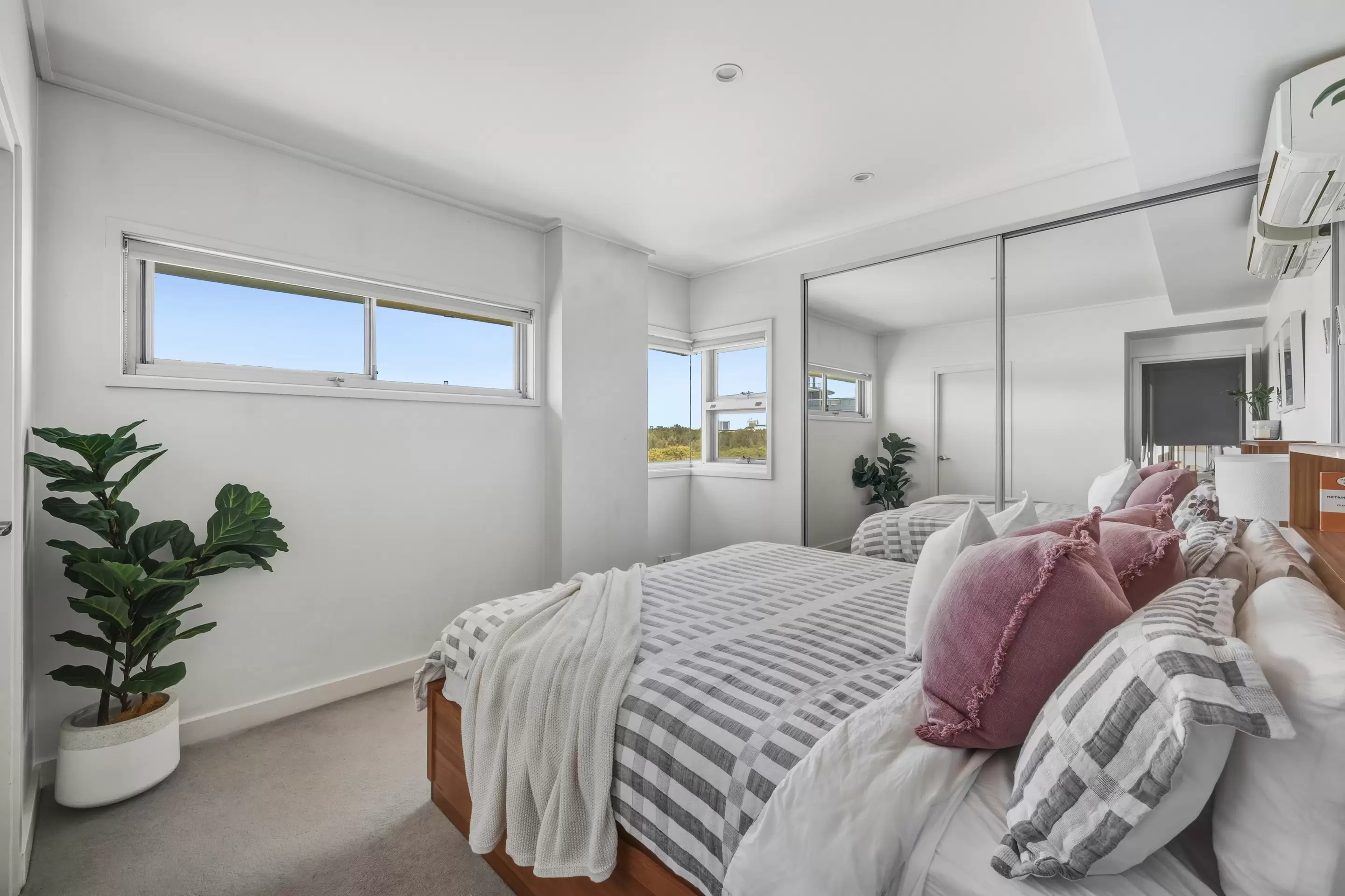 424/25 Bennelong Parkway, Wentworth Point Sold by Chidiac Realty - image 6