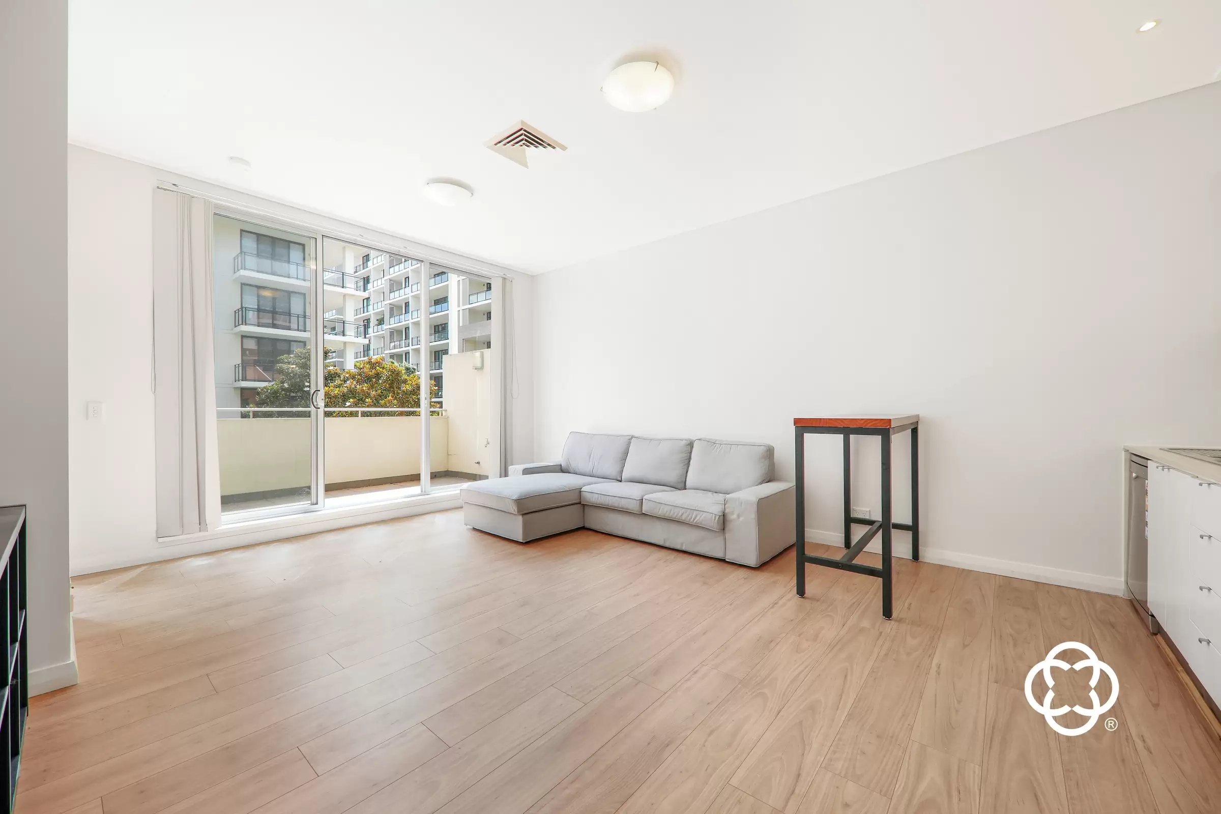 213/18 Marine Parade, Wentworth Point Leased by Chidiac Realty - image 1