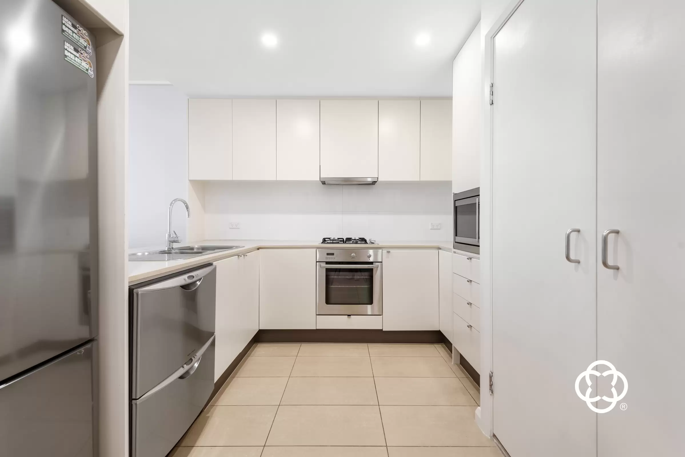 681/4 The Crescent, Wentworth Point Leased by Chidiac Realty - image 5