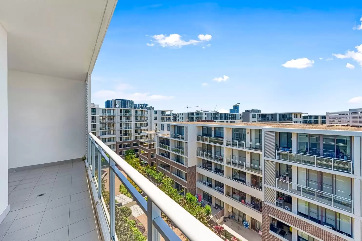 704/25 Hill Road, Wentworth Point Leased by Chidiac Realty - image 2