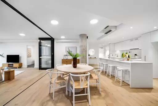 712/1 Park Street North, Wentworth Point Sold by Chidiac Realty