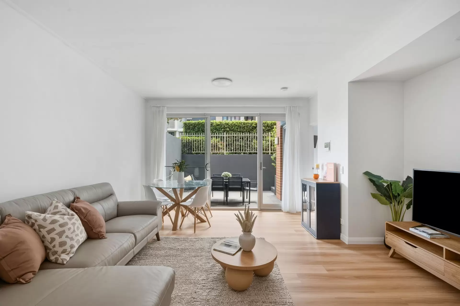 110/14 Marine Parade, Wentworth Point Sold by Chidiac Realty - image 1
