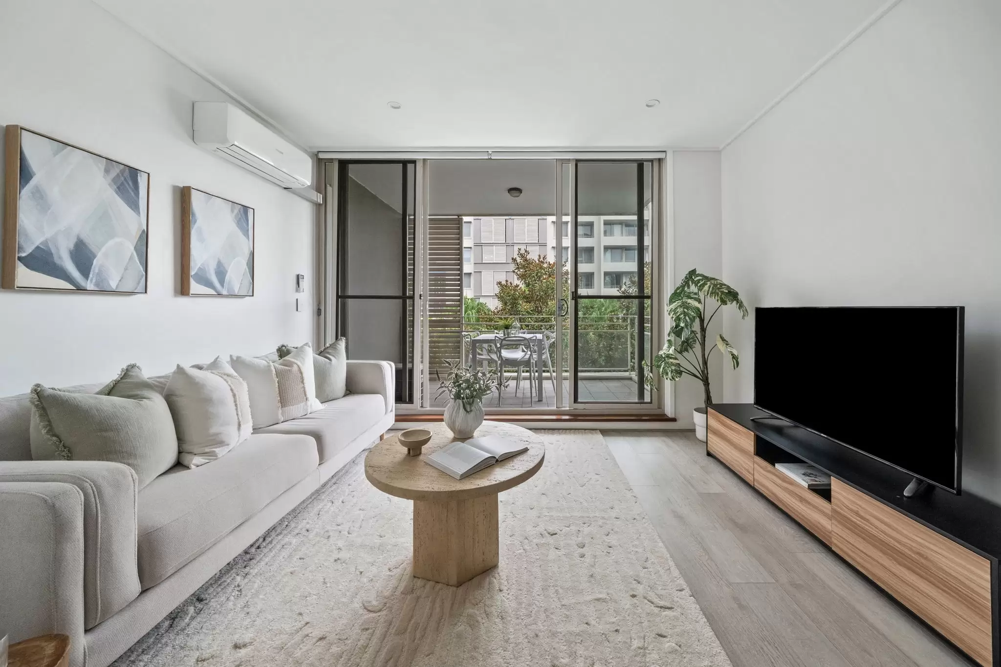 302/1 The Piazza, Wentworth Point Sold by Chidiac Realty - image 2