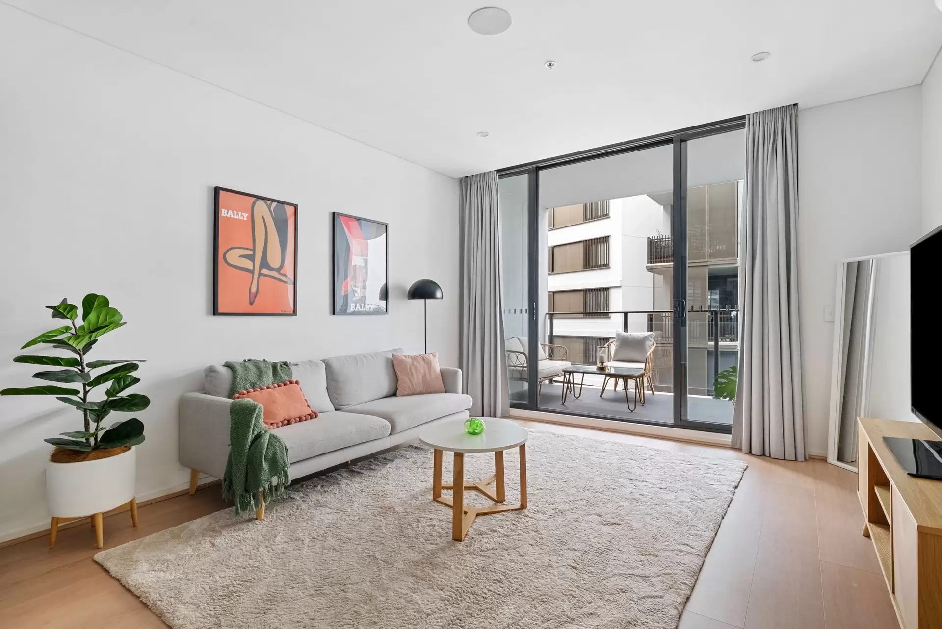 10098/5 Bennelong Parkway, Wentworth Point Sold by Chidiac Realty - image 1