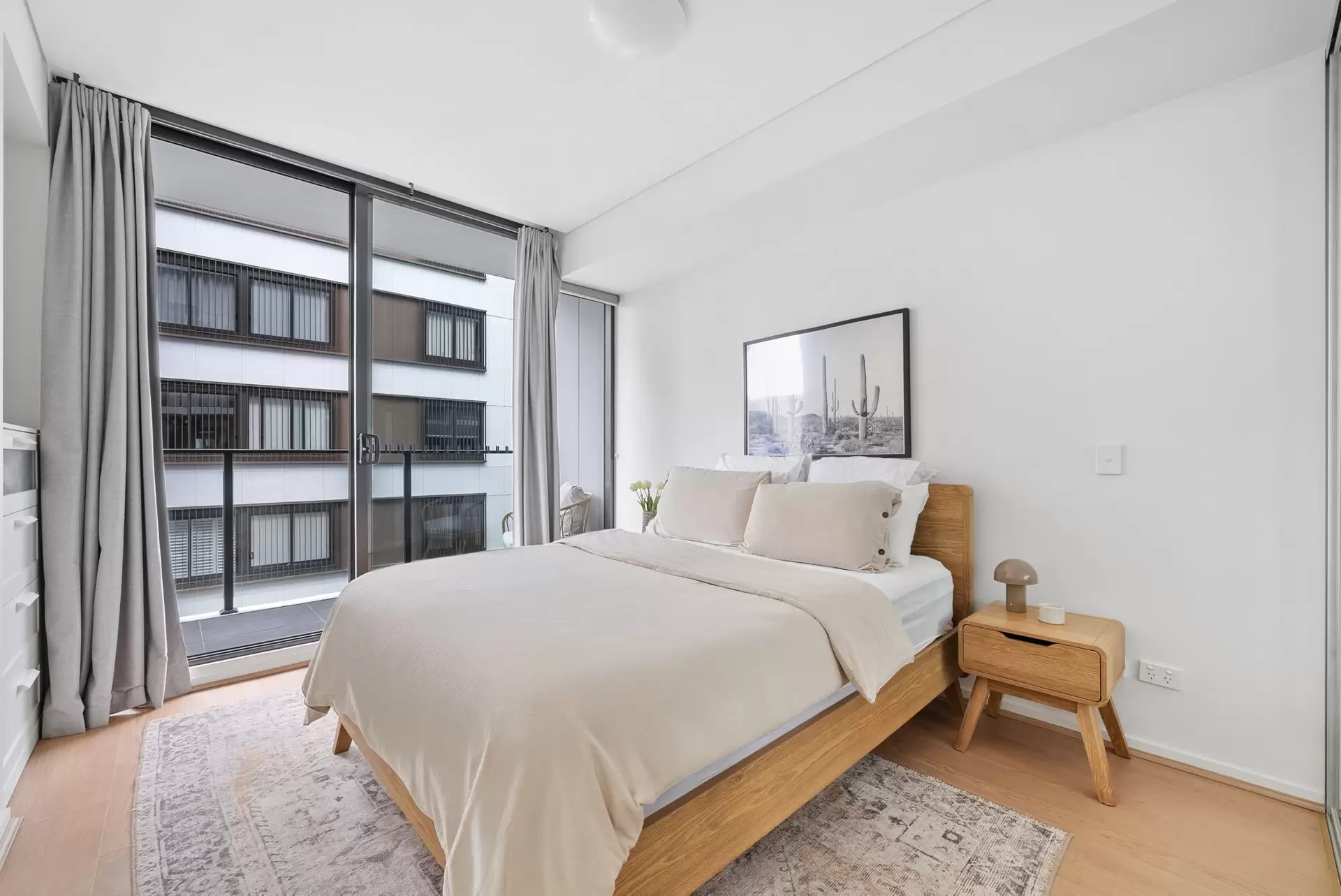 10098/5 Bennelong Parkway, Wentworth Point Sold by Chidiac Realty - image 1