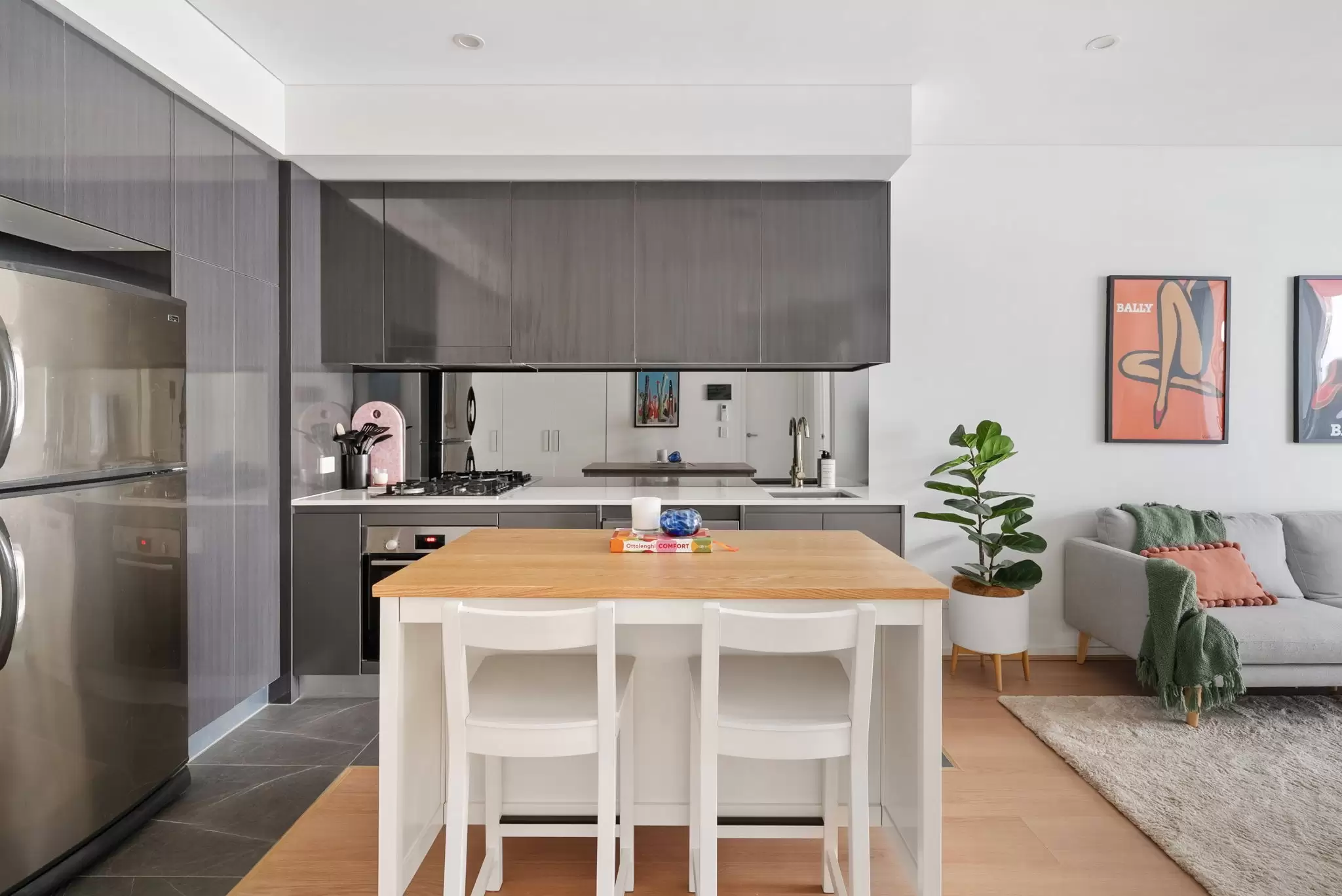 10098/5 Bennelong Parkway, Wentworth Point Sold by Chidiac Realty - image 8