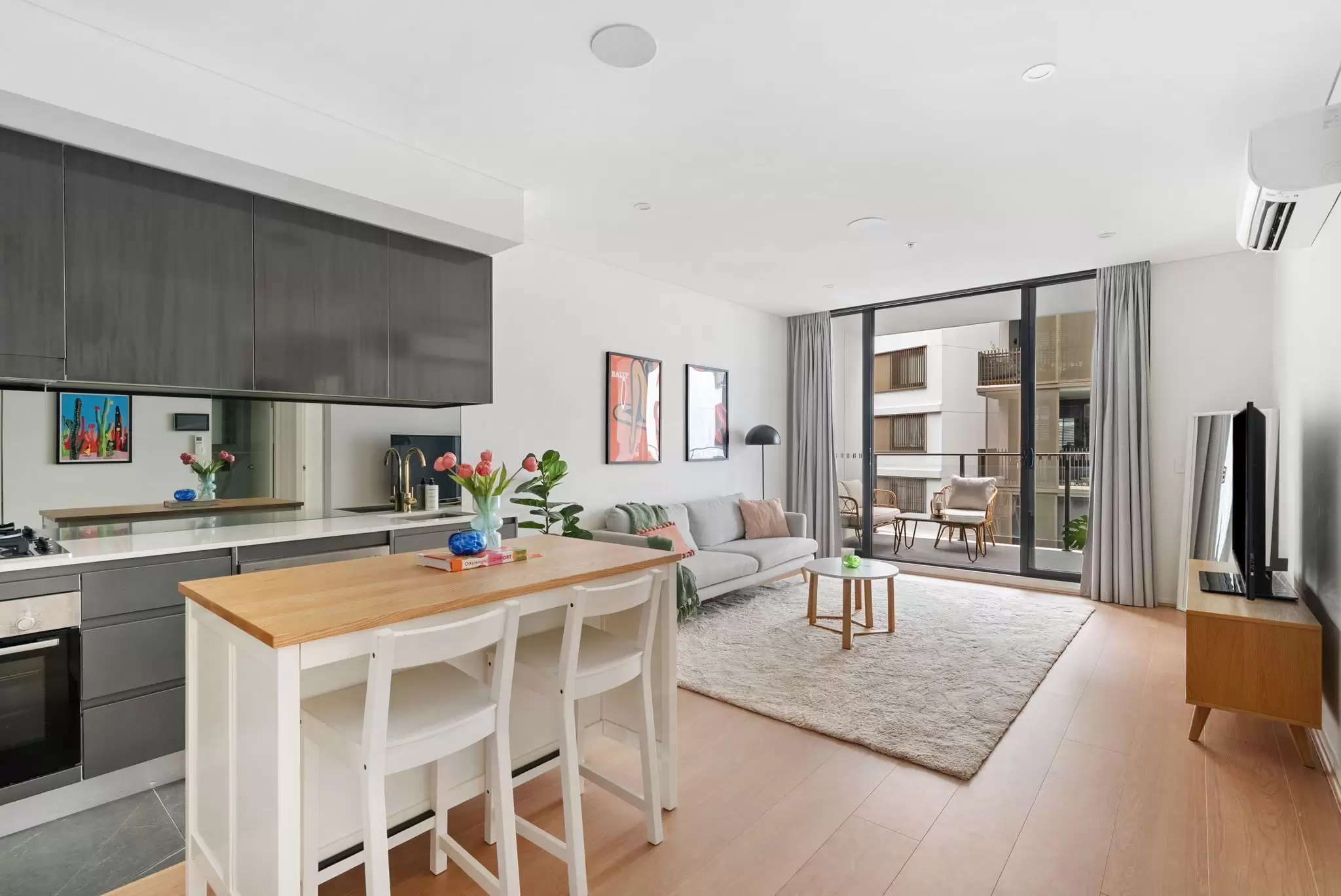 10098/5 Bennelong Parkway, Wentworth Point Sold by Chidiac Realty - image 2