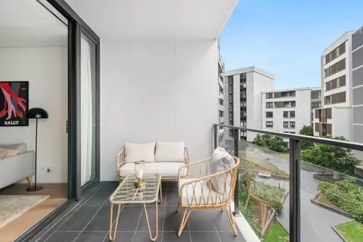 10098/5 Bennelong Parkway, Wentworth Point Sold by Chidiac Realty