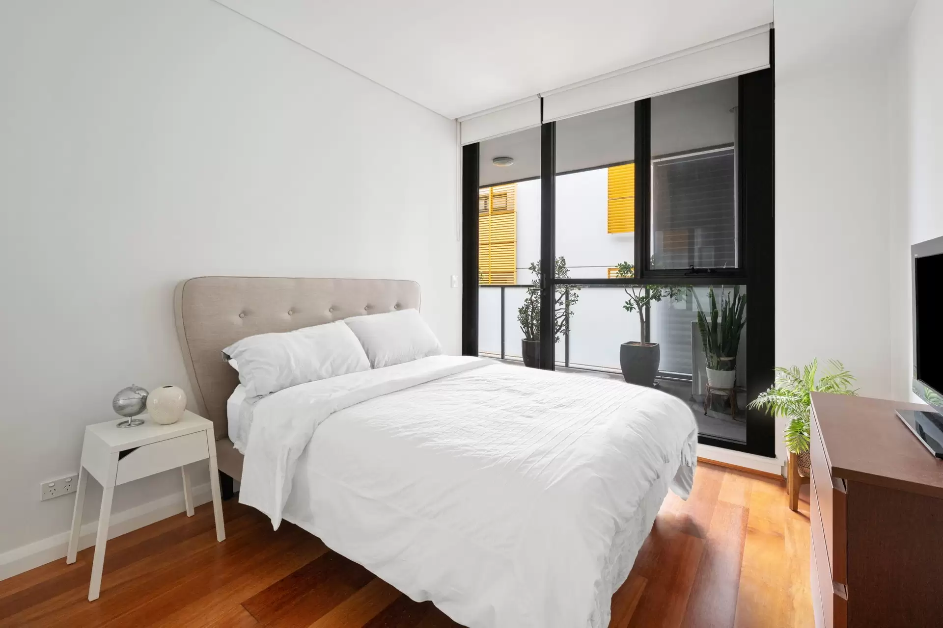 213/11C Mashman Avenue, Kingsgrove Sold by Chidiac Realty - image 1