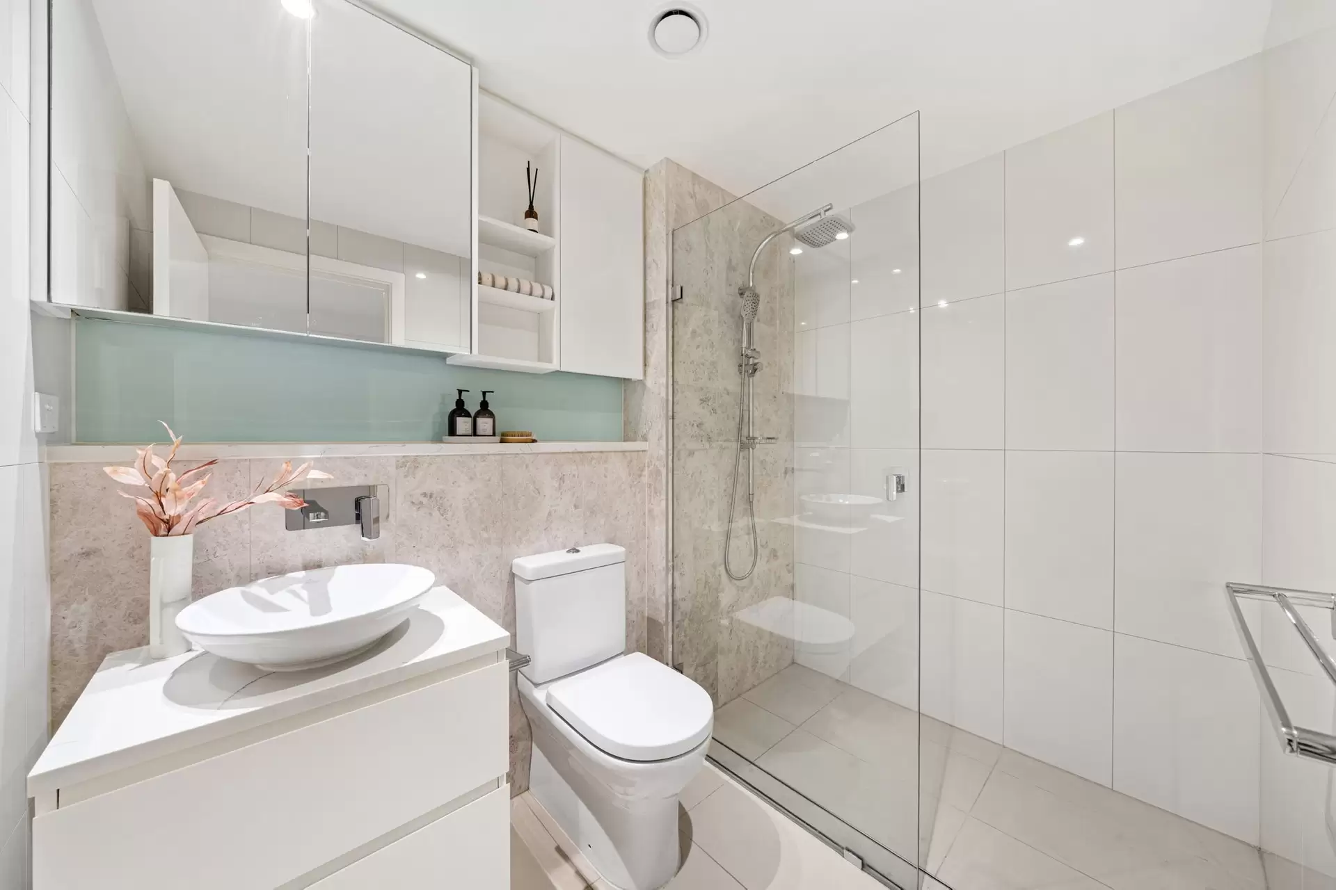 713/11 Wentworth Place, Wentworth Point Sold by Chidiac Realty - image 1