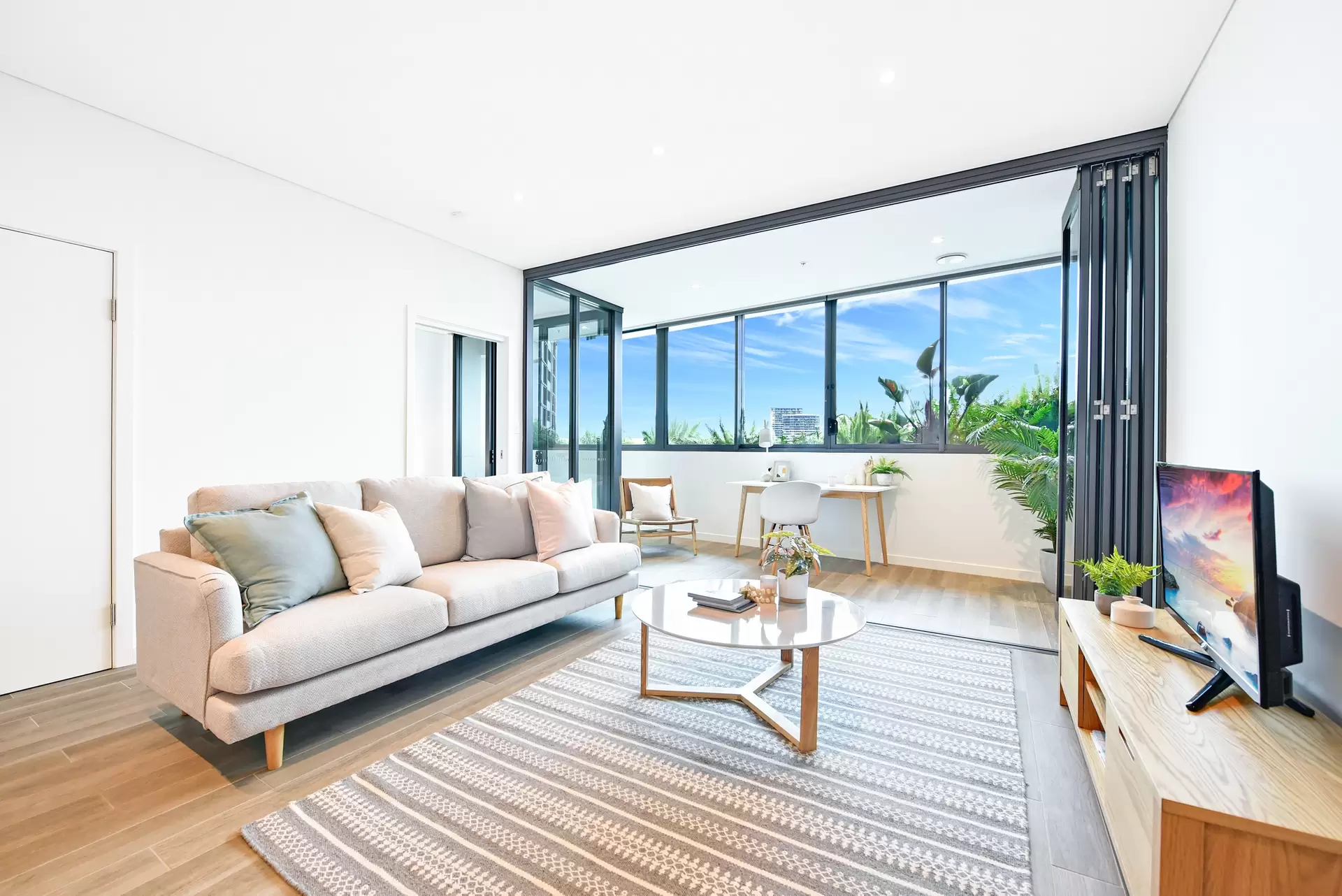 906/11 Wentworth Place, Wentworth Point Sold by Chidiac Realty - image 1