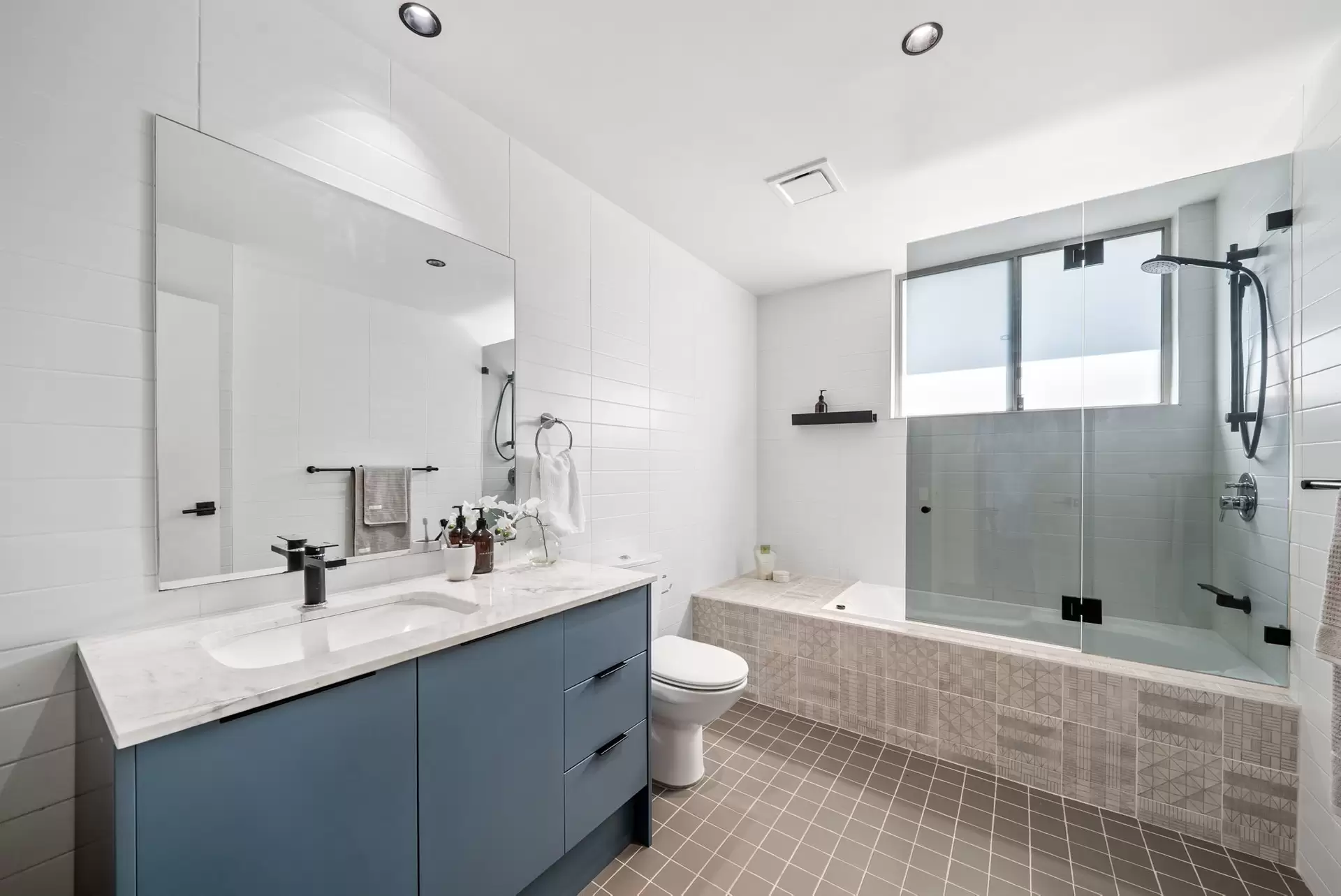 710/19 Hill Road, Wentworth Point Sold by Chidiac Realty - image 1