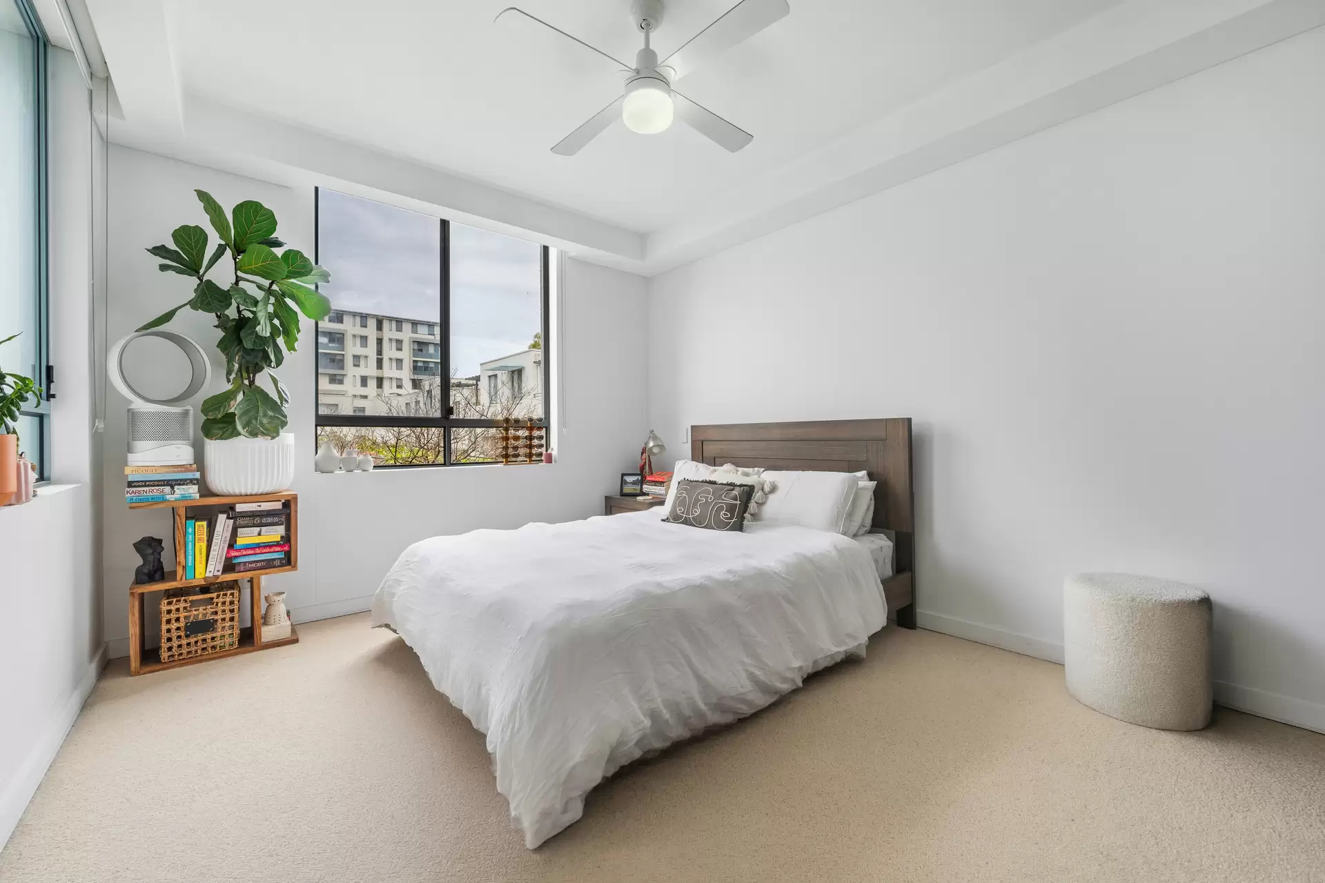 202/5 Stromboli Strait, Wentworth Point Sold by Chidiac Realty - image 1