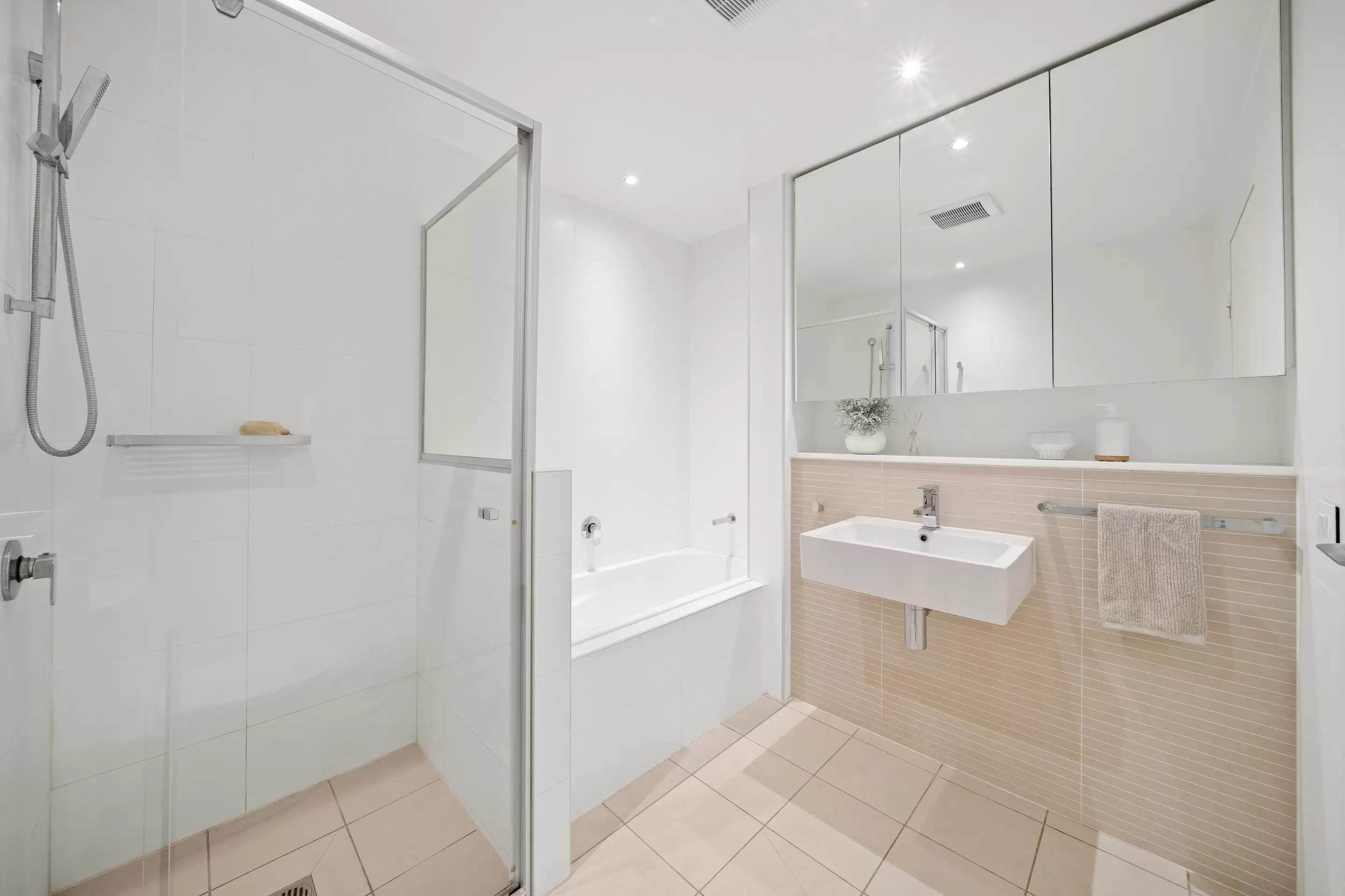 626/43 Amalfi Drive, Wentworth Point Sold by Chidiac Realty - image 9