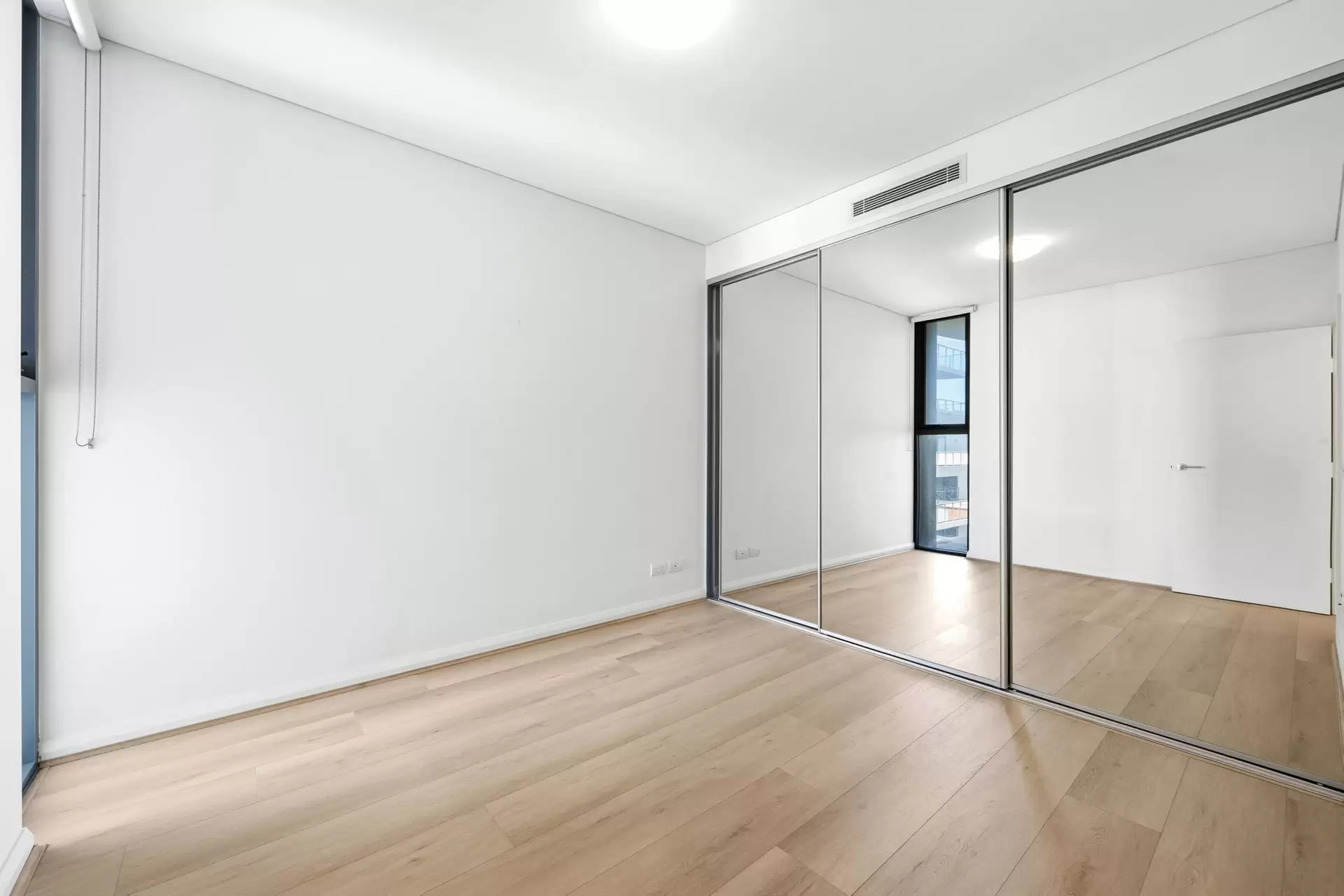 504/8 Marine Parade, Wentworth Point Leased by Chidiac Realty - image 1