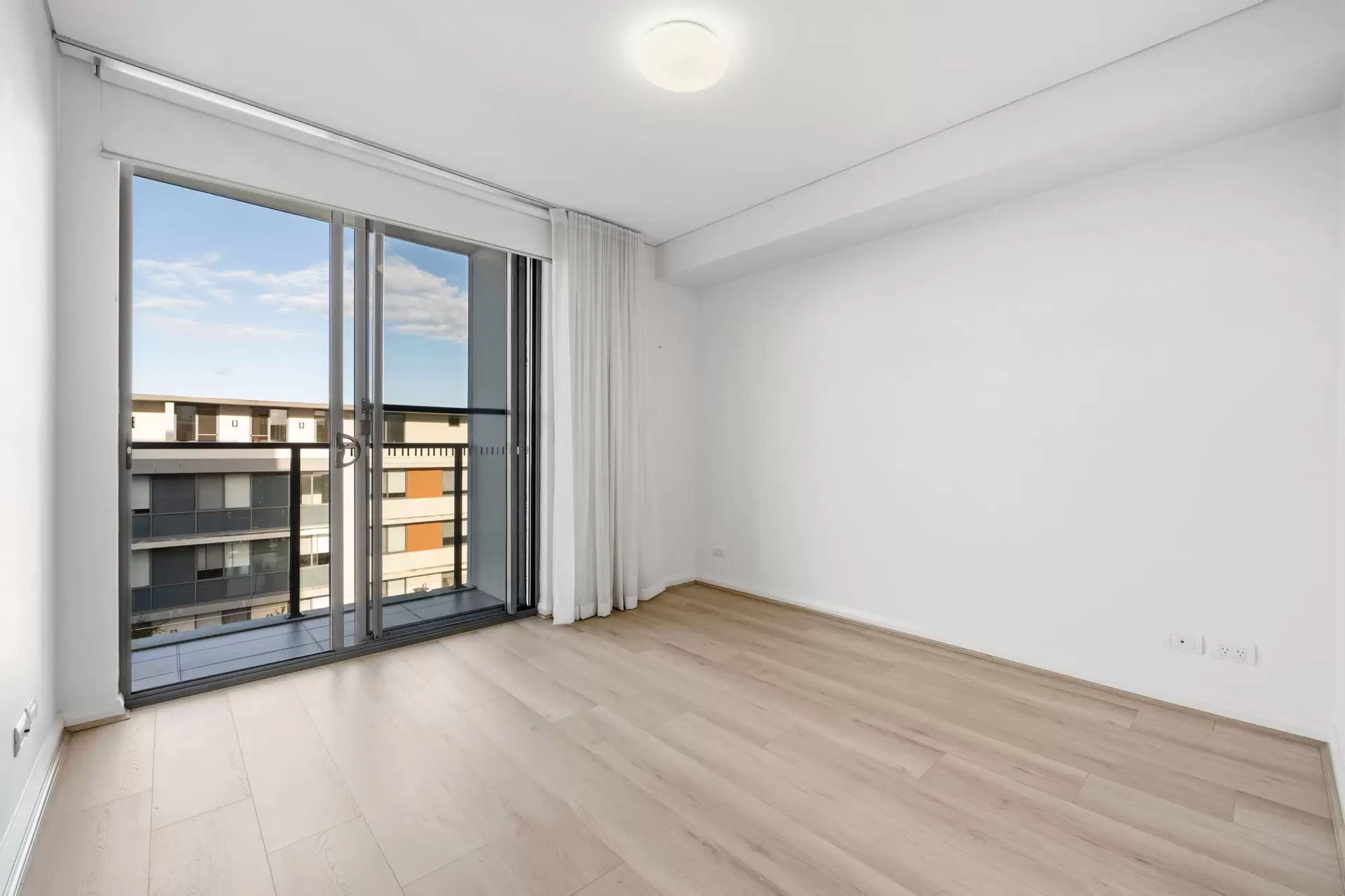 504/8 Marine Parade, Wentworth Point Leased by Chidiac Realty - image 1