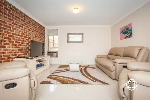 10/5A Binalong Road, Pendle Hill Leased by Chidiac Realty