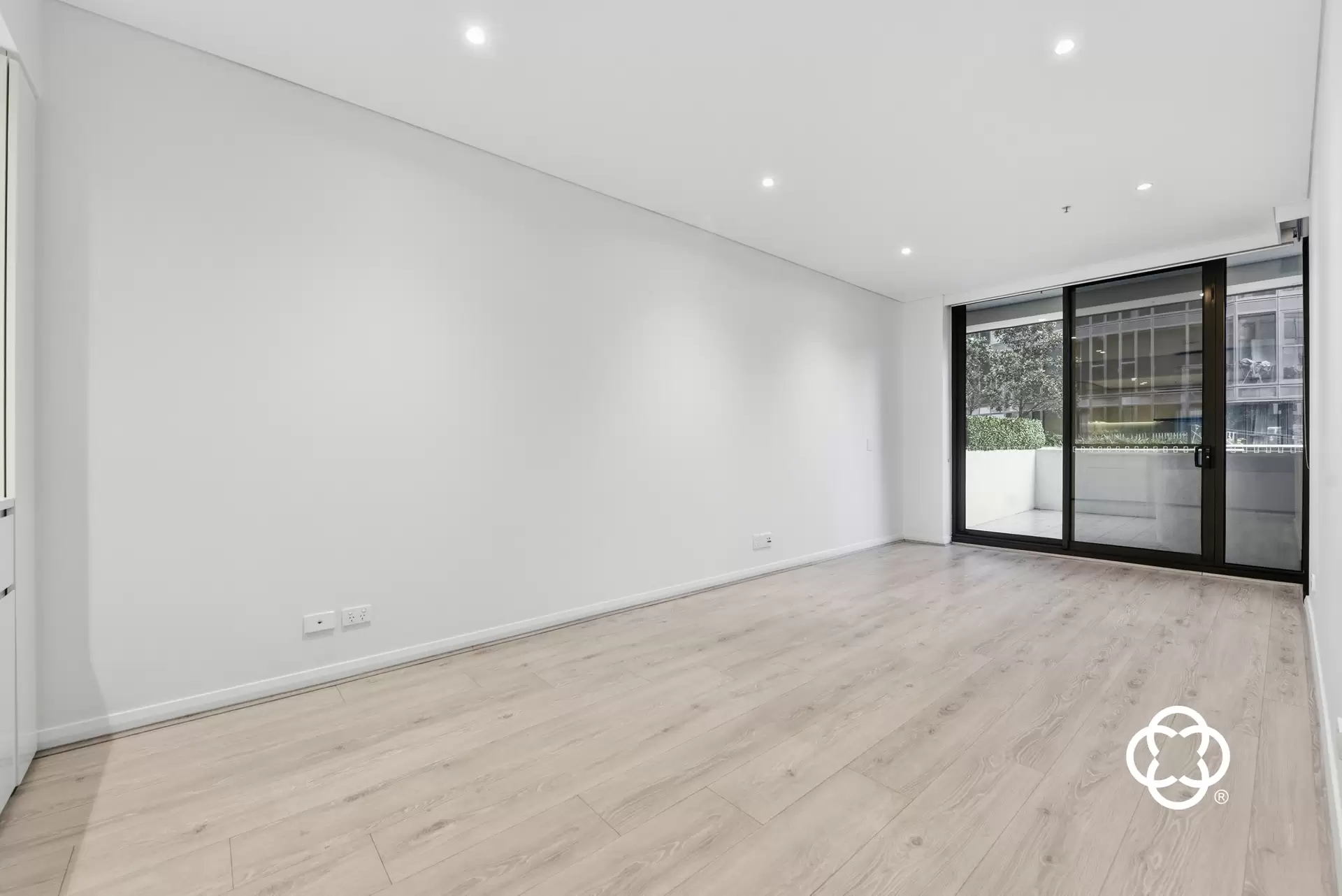 304/5 Wentworth Place, Wentworth Point Leased by Chidiac Realty - image 1