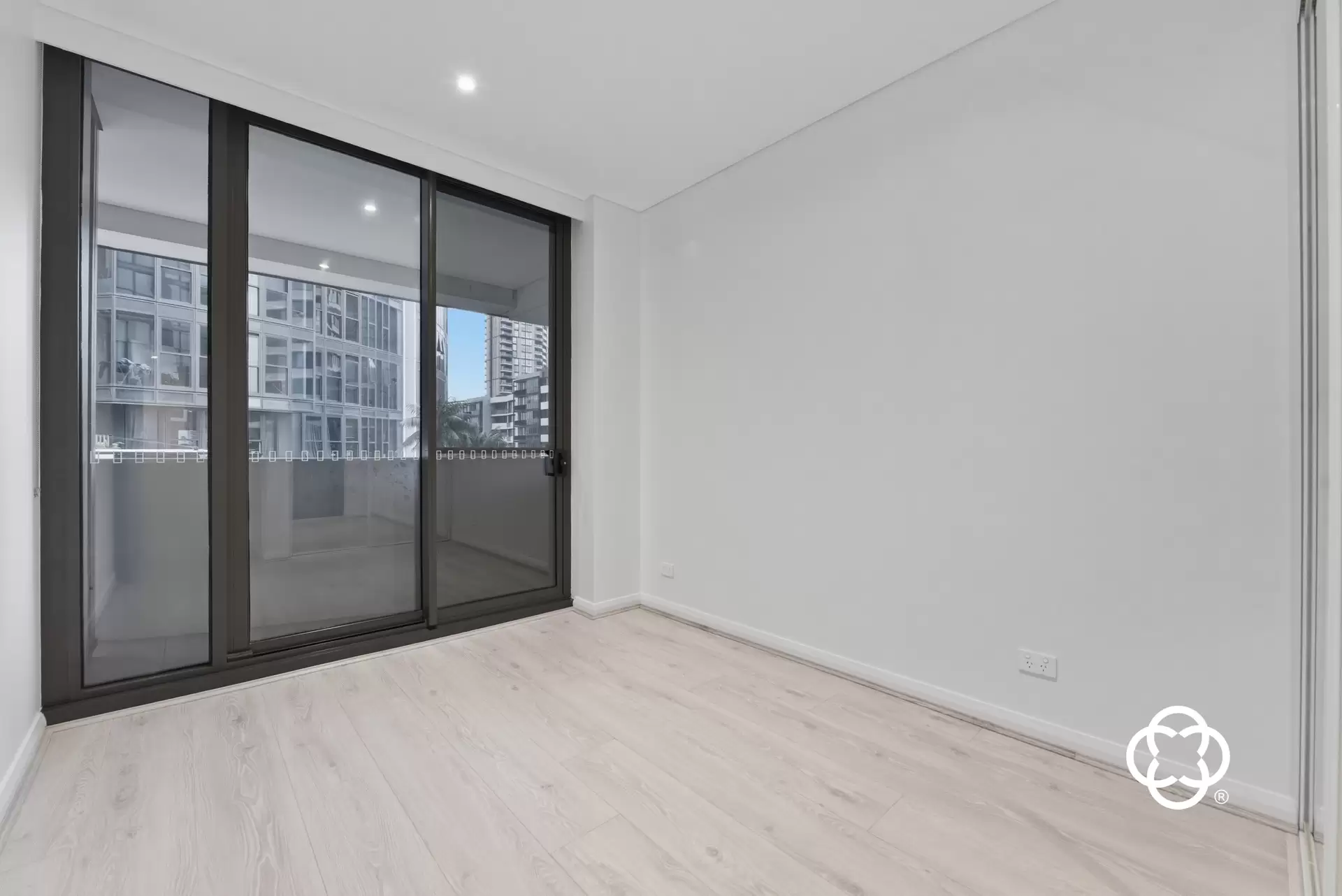 304/5 Wentworth Place, Wentworth Point Leased by Chidiac Realty - image 1