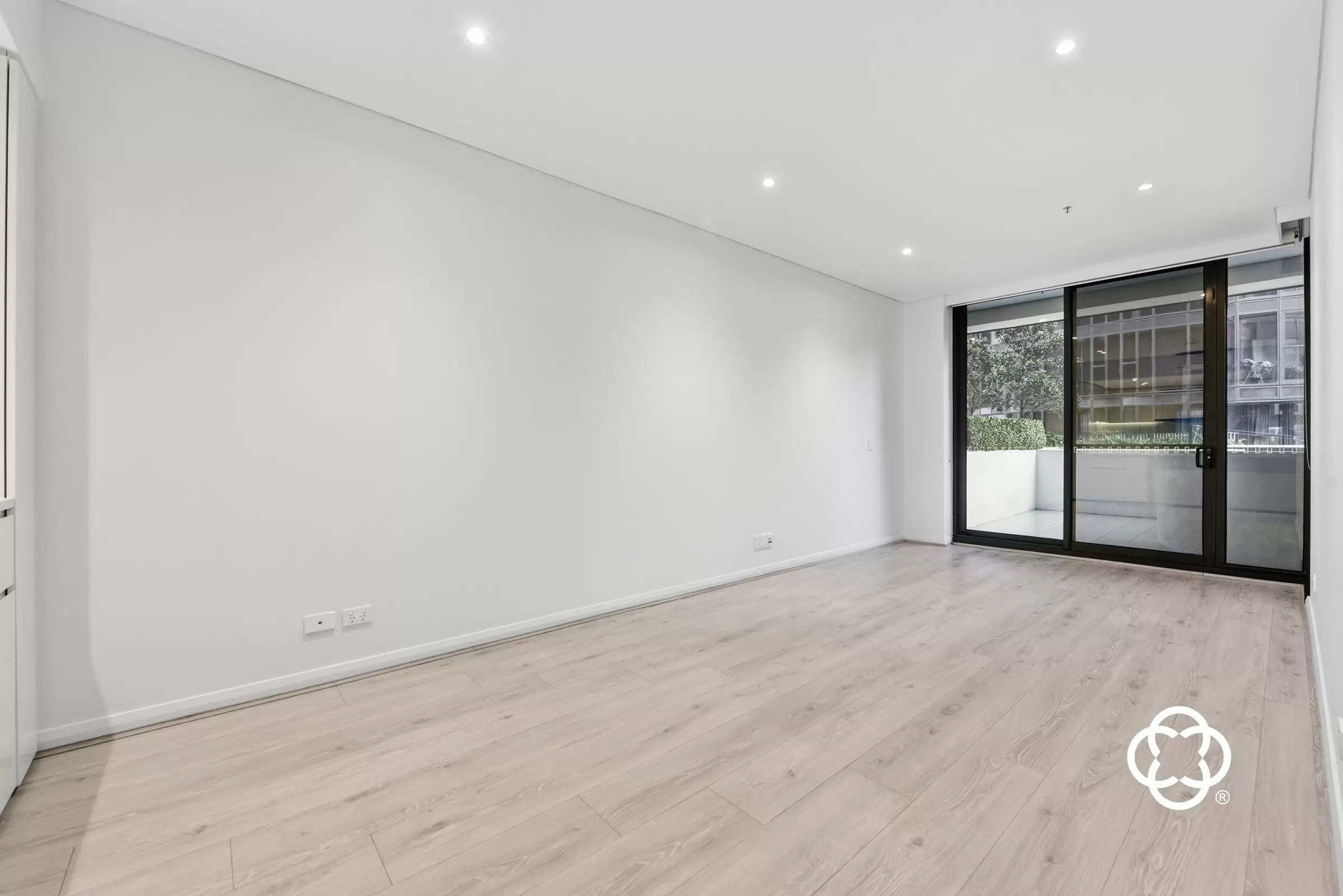 304/5 Wentworth Place, Wentworth Point Leased by Chidiac Realty - image 2