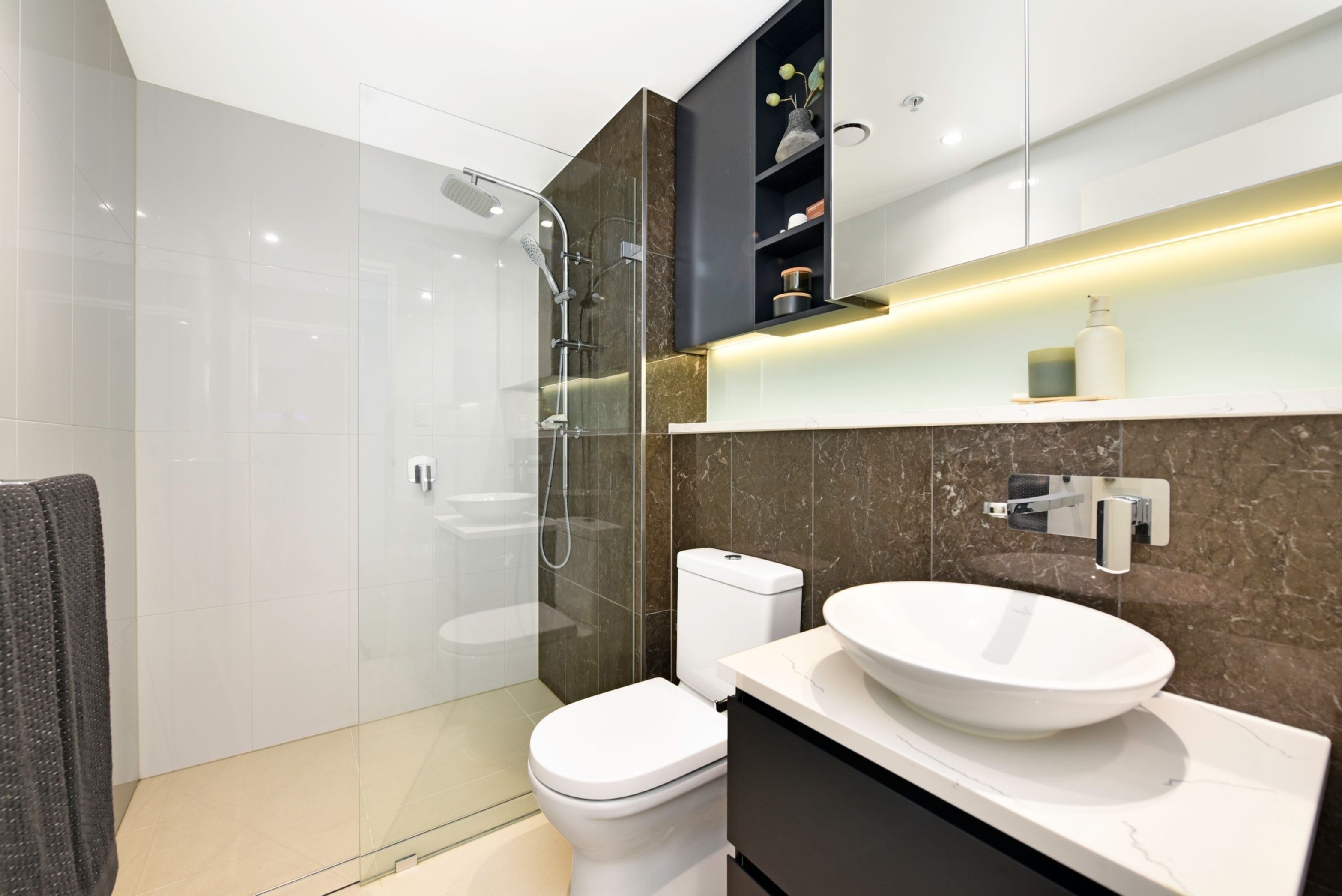 2403/11 Wentworth Place, Wentworth Point Sold by Chidiac Realty - image 6