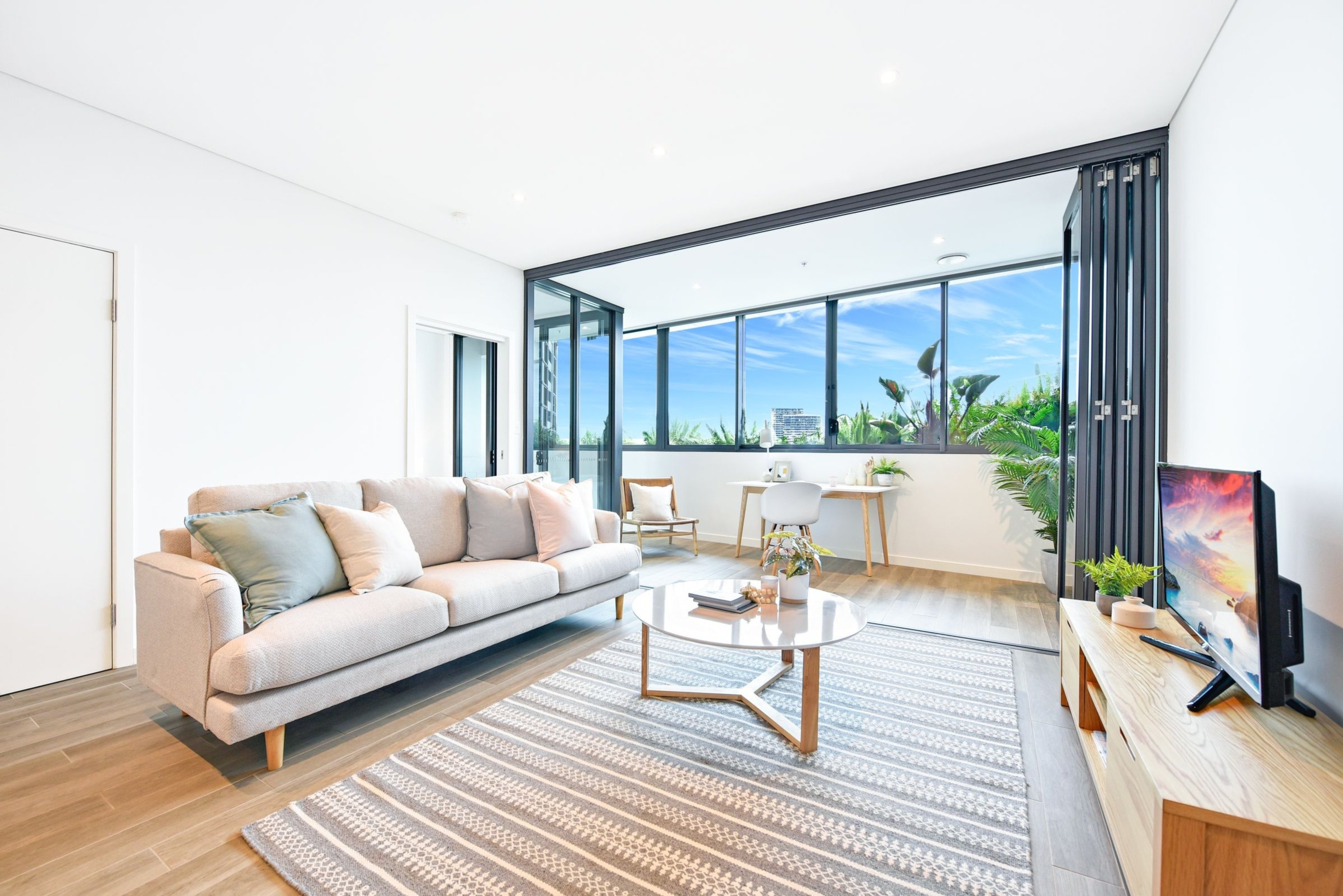 906/11 Wentworth Place, Wentworth Point Sold by Chidiac Realty - image 1