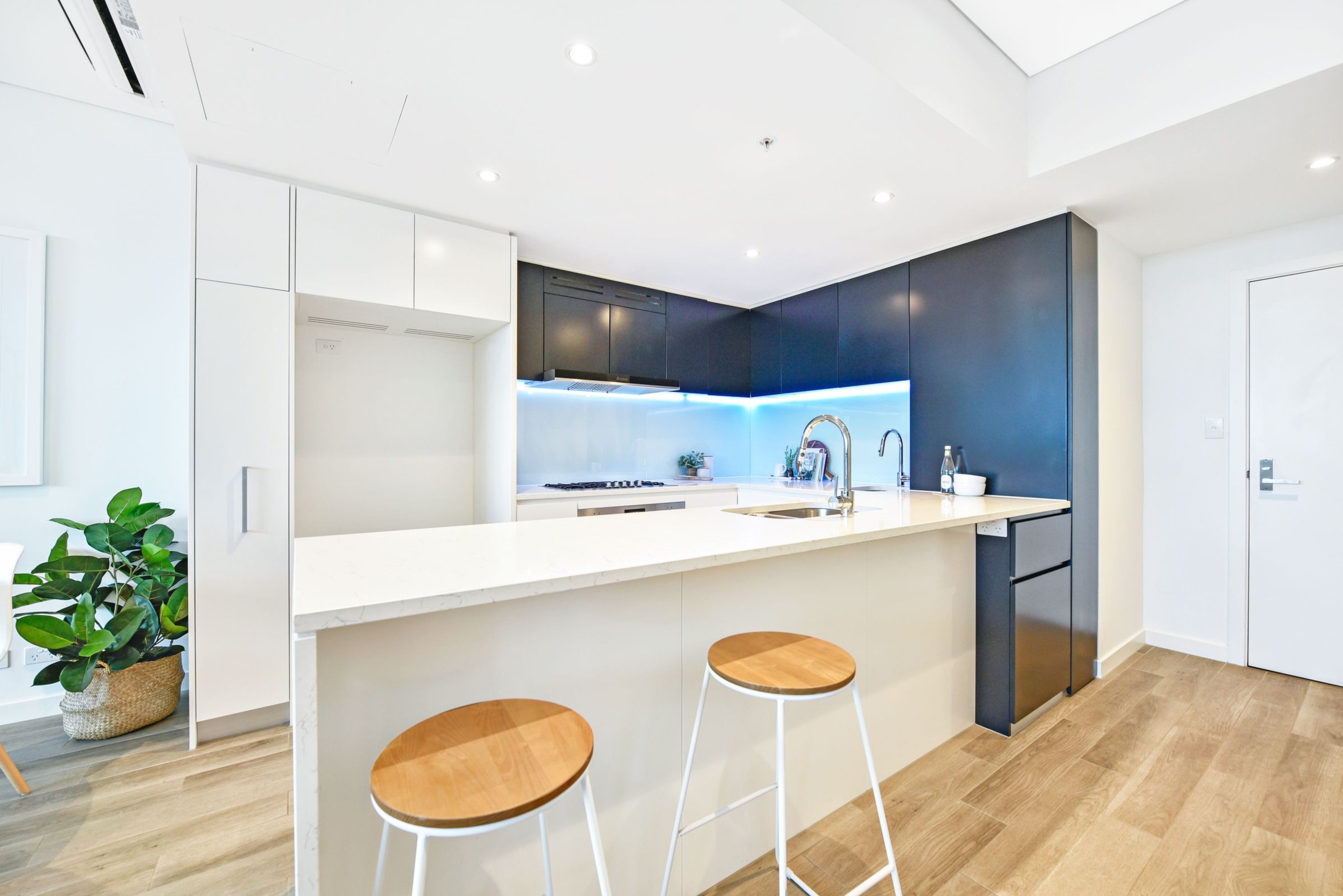 906/11 Wentworth Place, Wentworth Point Sold by Chidiac Realty - image 5