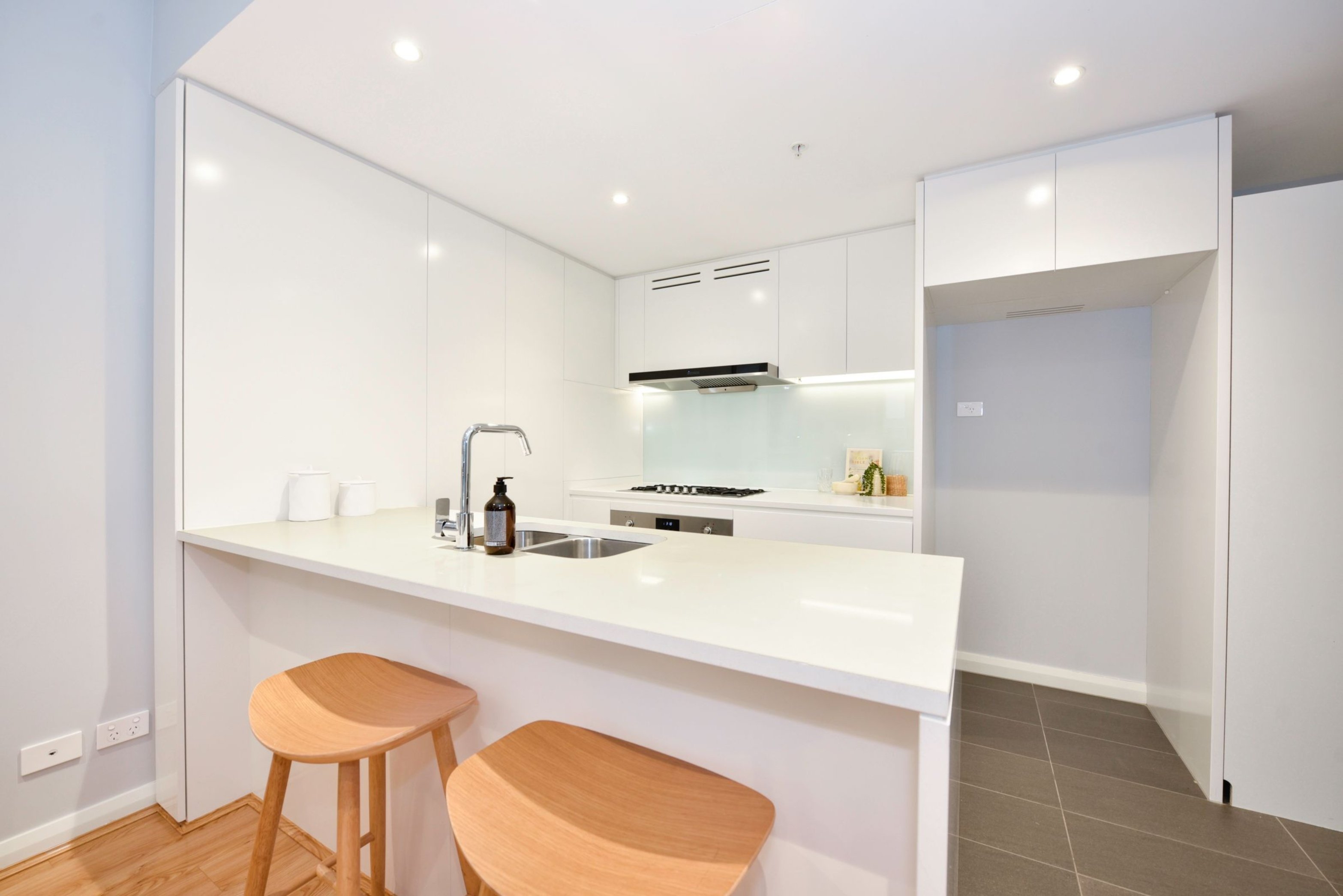802/5 Wentworth Place, Wentworth Point Sold by Chidiac Realty - image 3