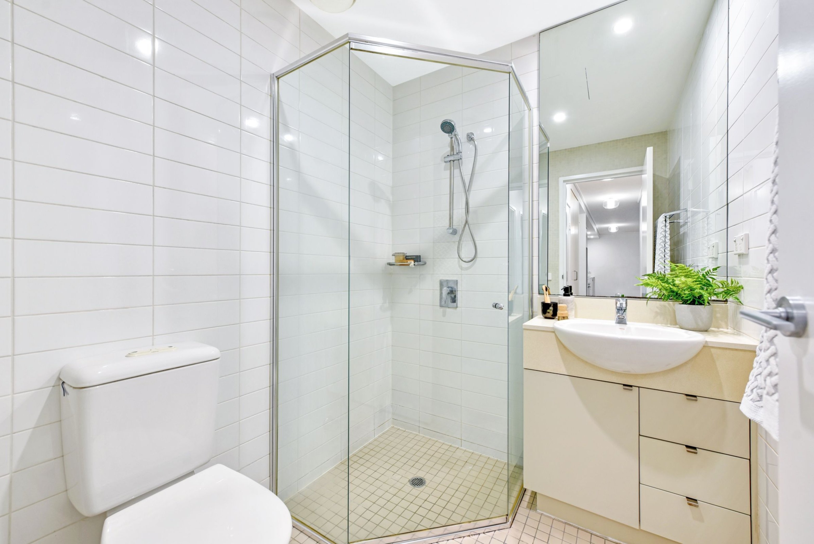 231/25 Bennelong Parkway, Wentworth Point Sold by Chidiac Realty - image 5