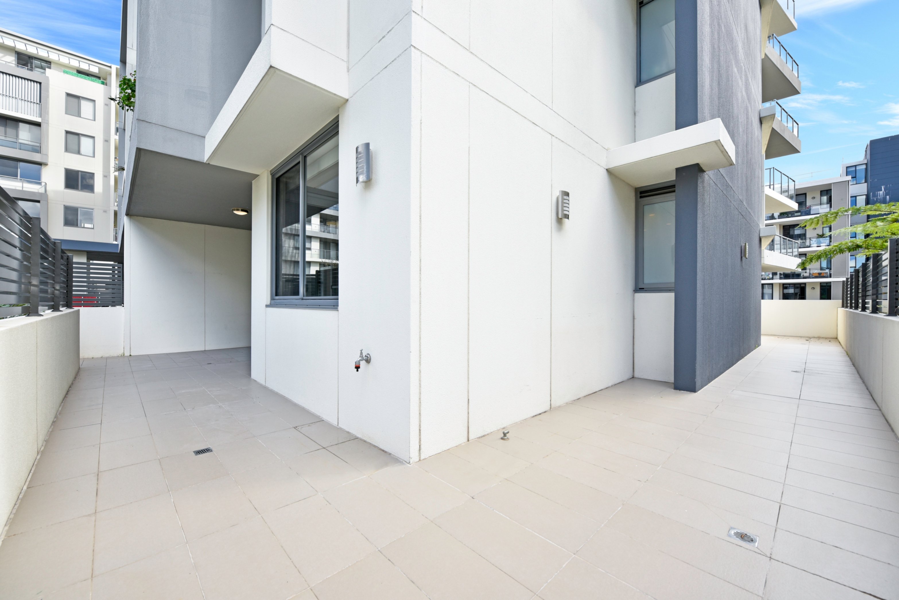 206/8 Marine Parade, Wentworth Point Leased by Chidiac Realty - image 1
