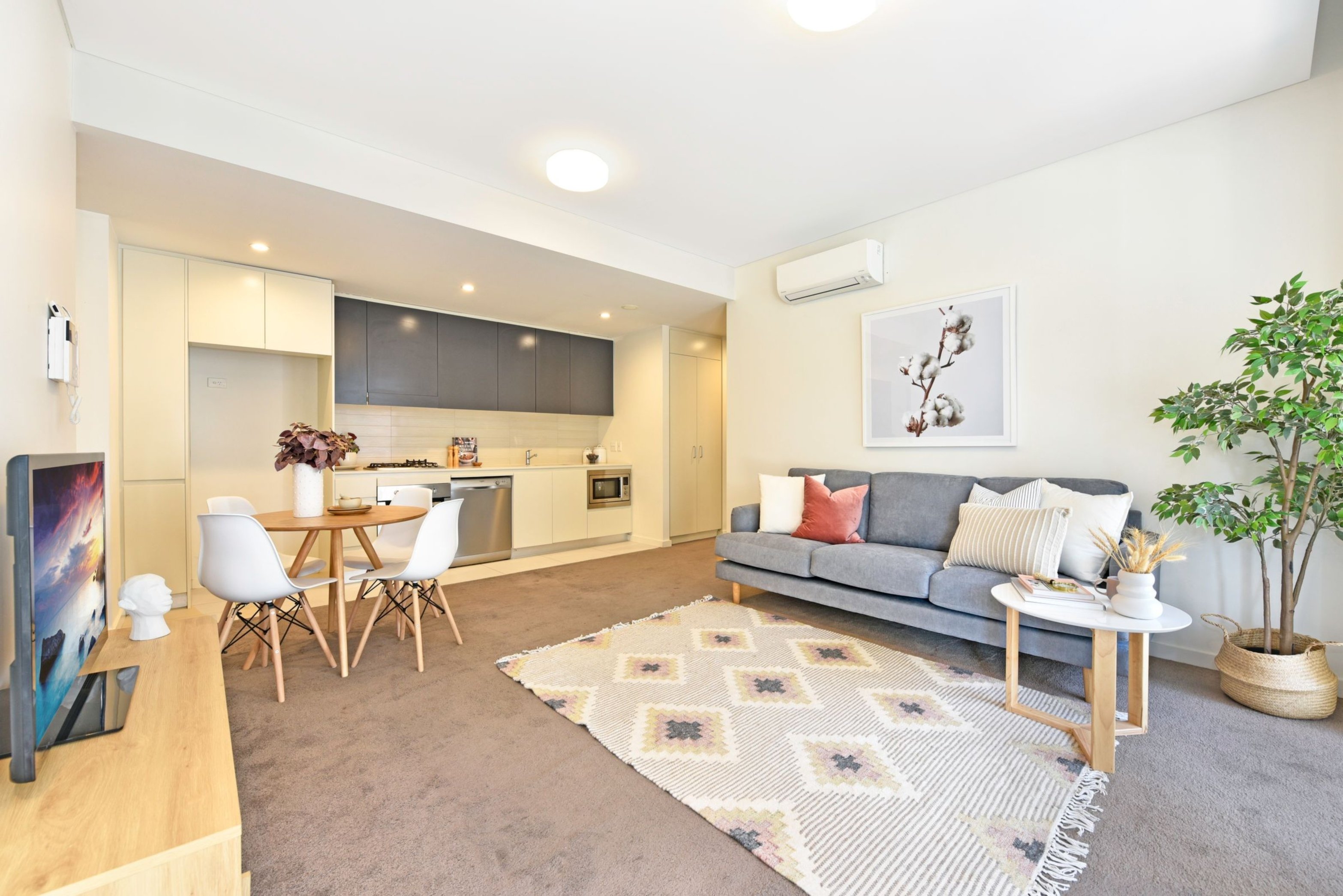 105/16 Savona Drive, Wentworth Point Sold by Chidiac Realty - image 2
