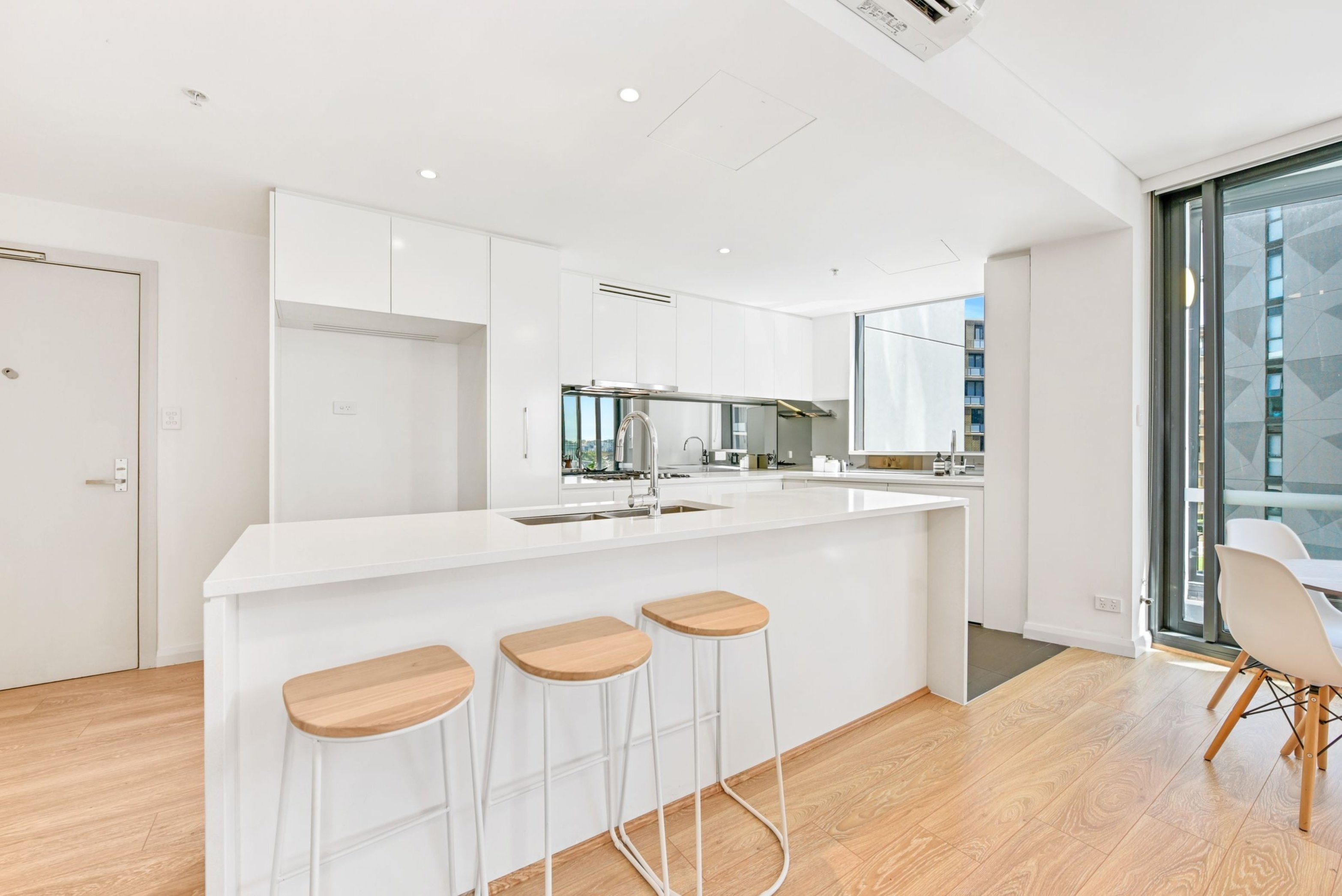 601/10 Burroway Road, Wentworth Point Sold by Chidiac Realty - image 3