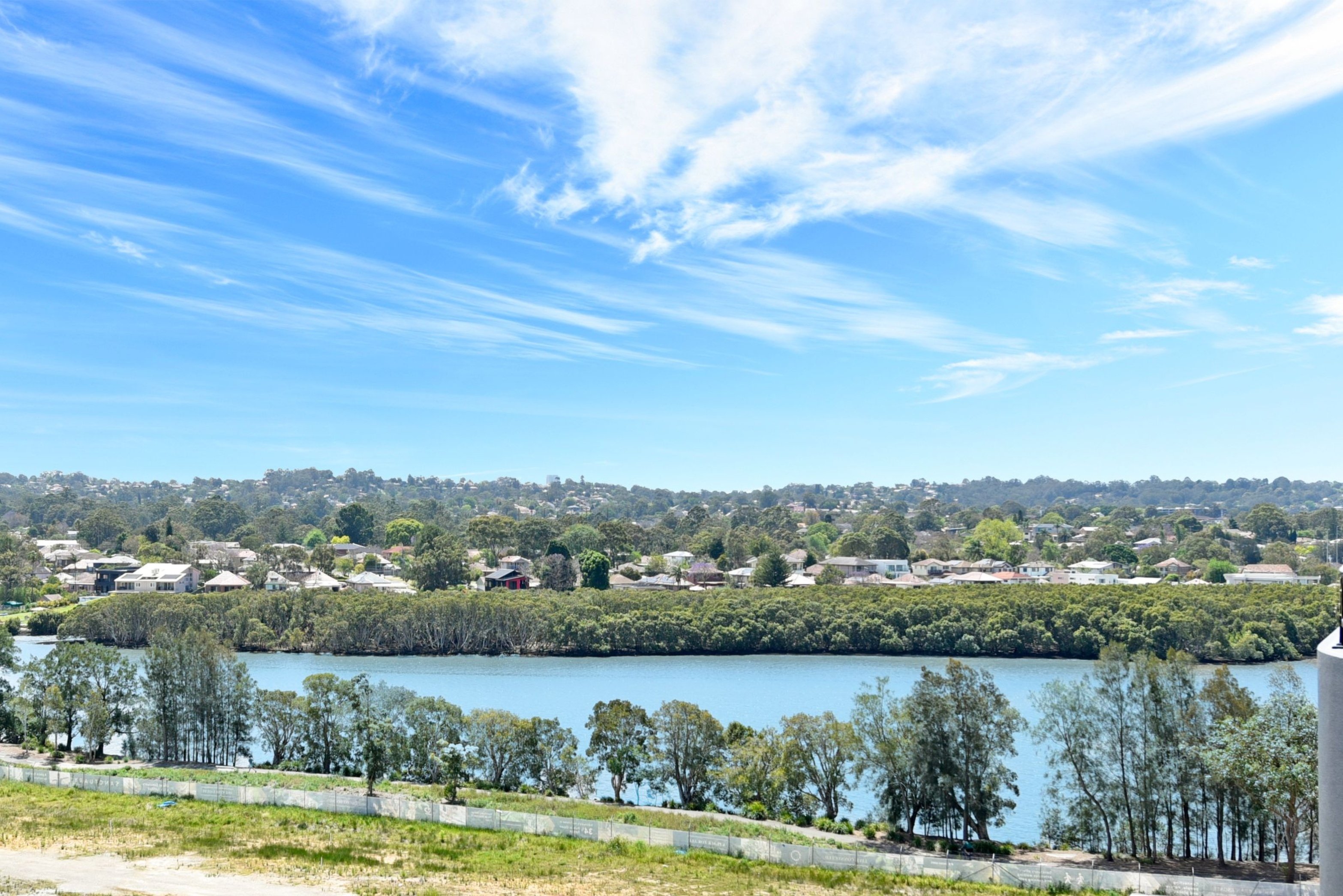 825/8 Lapwing St, Wentworth Point Sold by Chidiac Realty - image 2